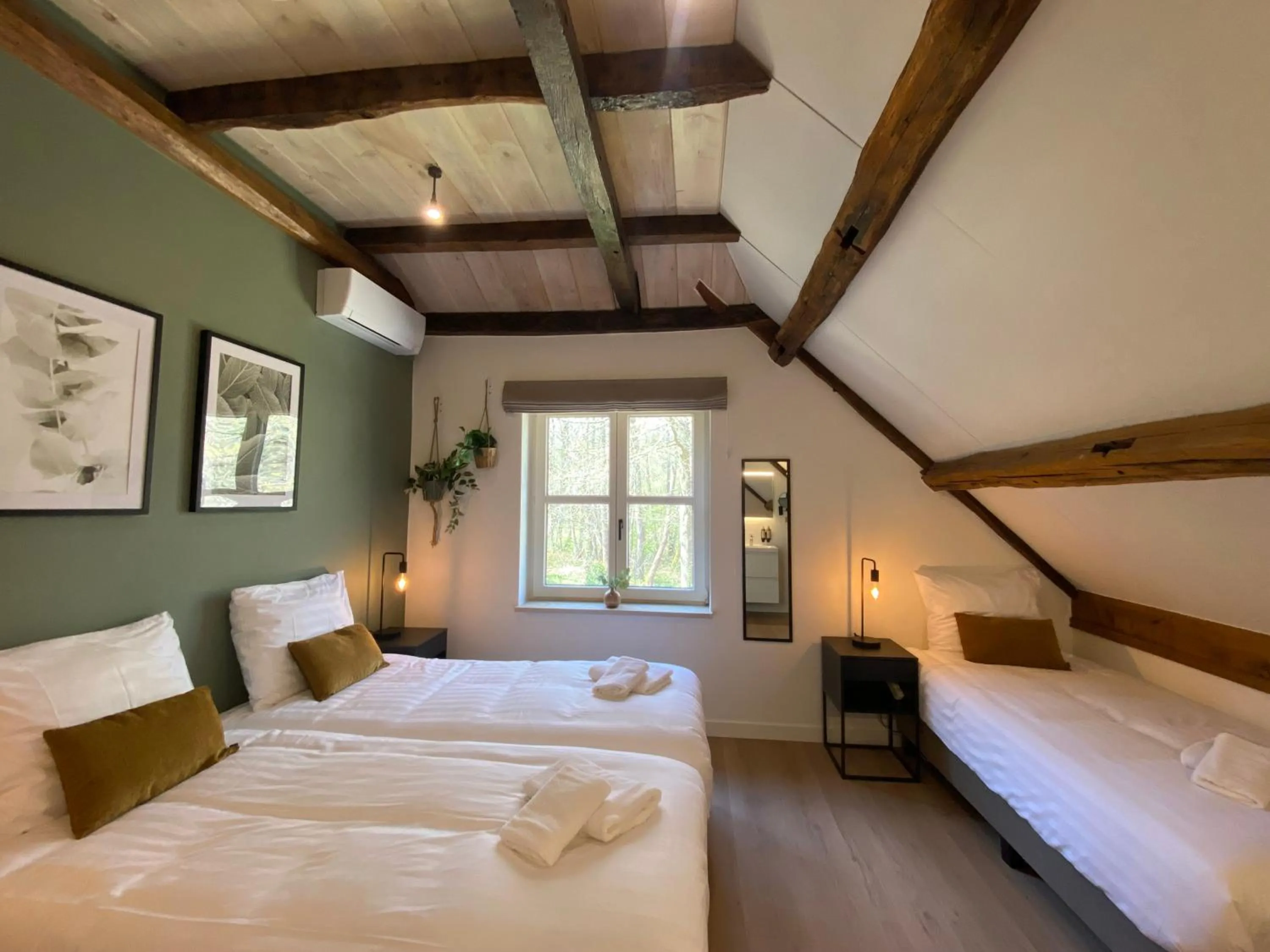 Bed in Landgoed De Hoogmolen