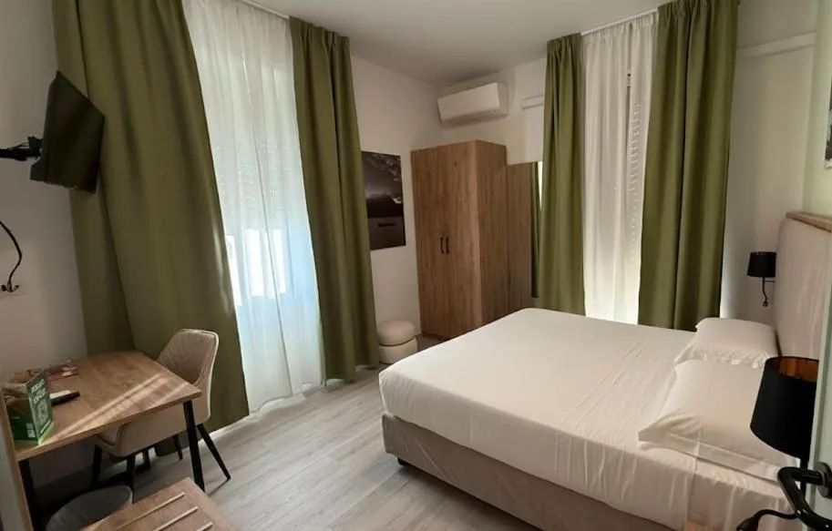 Bedroom, Bed in Hotel Bel Sito Peschiera