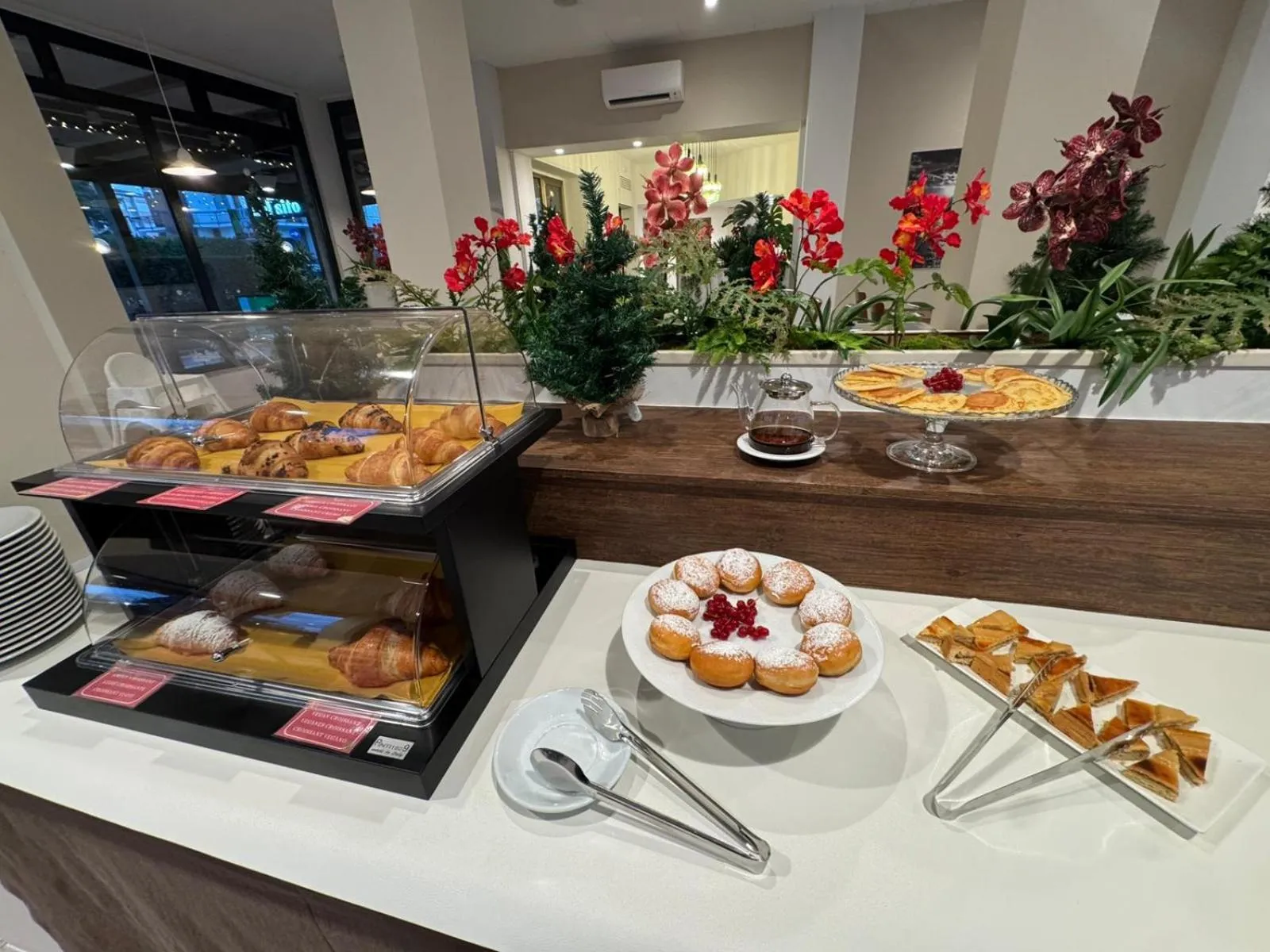 Buffet breakfast in Hotel Bel Sito Peschiera