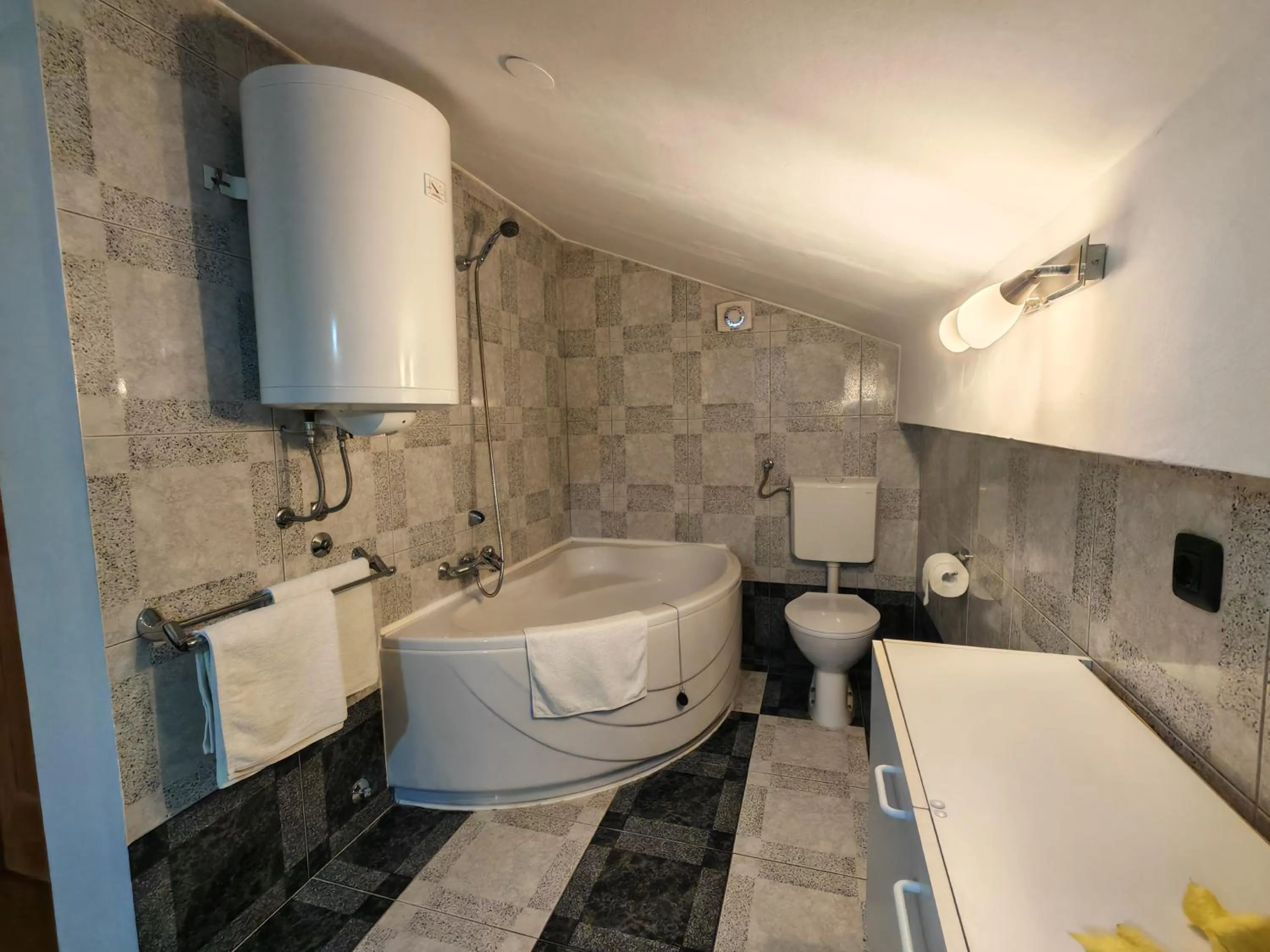 Shower in Villa Finera