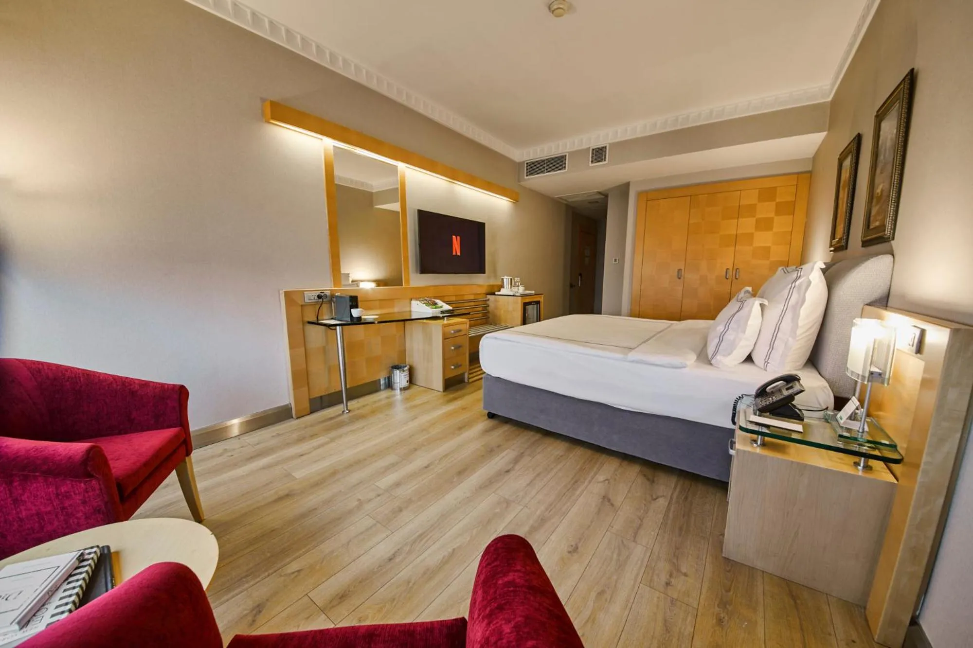 Bedroom, Bed in Metropolitan Hotels Ankara