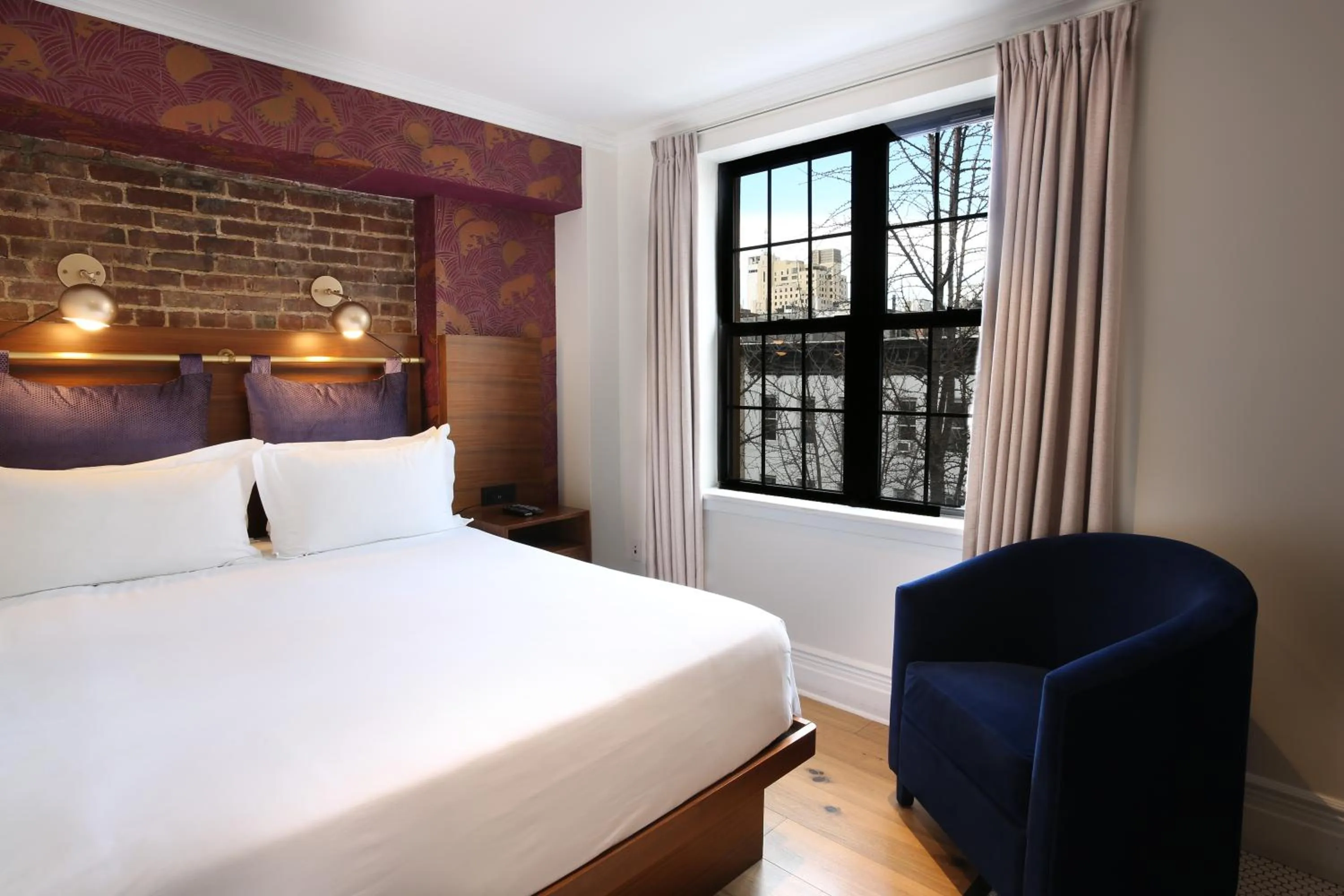 Queen Room in Hotel Scherman