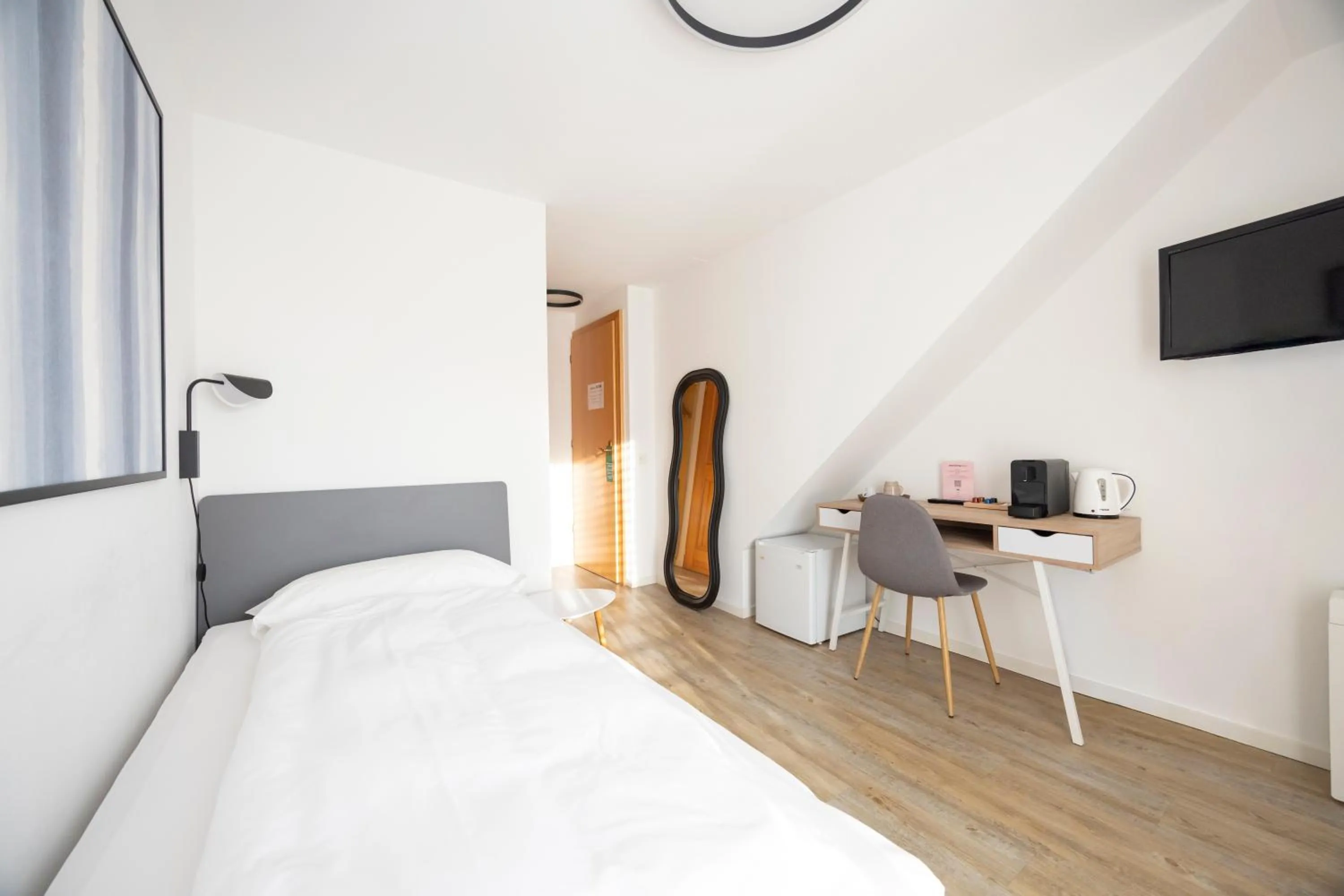 Bedroom, Bed in Osteria Ascona