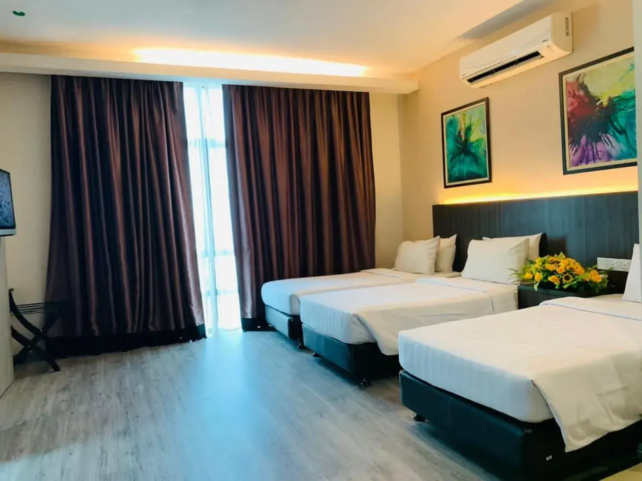 Deluxe Triple Room in Holiday Villa Hotel & Suites Kota Bharu - Wakaf Che Yeh, Night Market Deluxe Triple Room in Holiday Villa Hotel & Suites Kota Bharu - Wakaf Che Yeh, Night Market