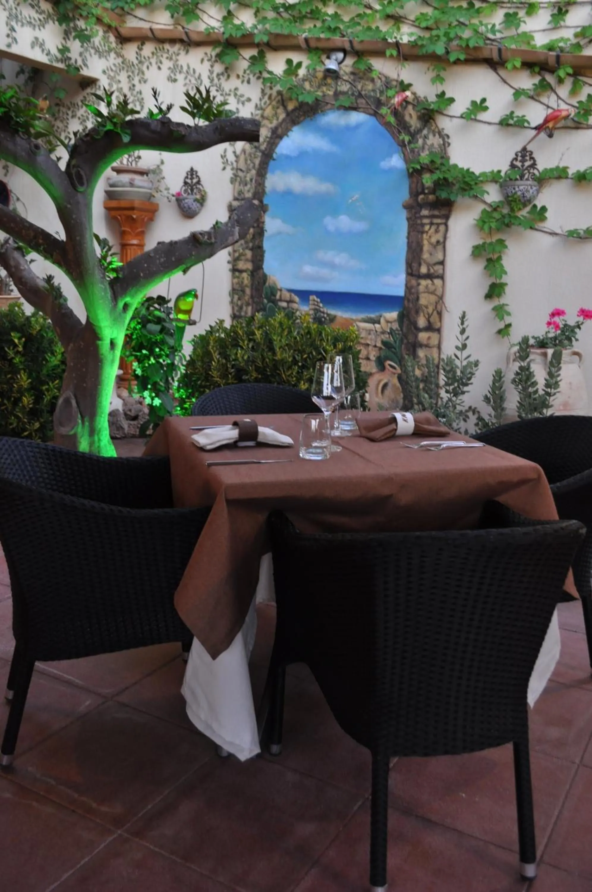 Restaurant/places to eat in Krimar Hotel