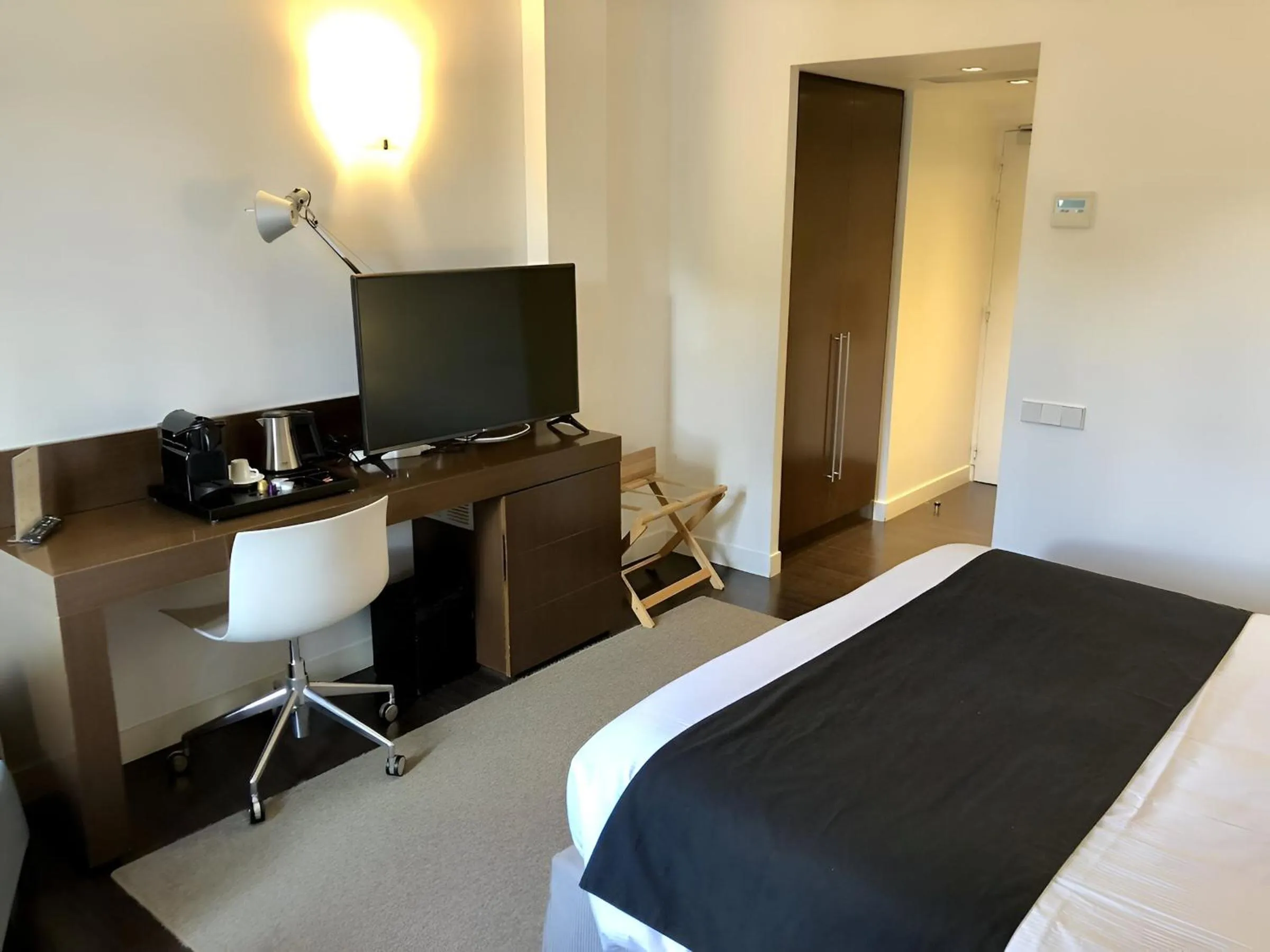 Coffee/tea facilities in Les Pleiades Hôtel-Spa-Restaurant