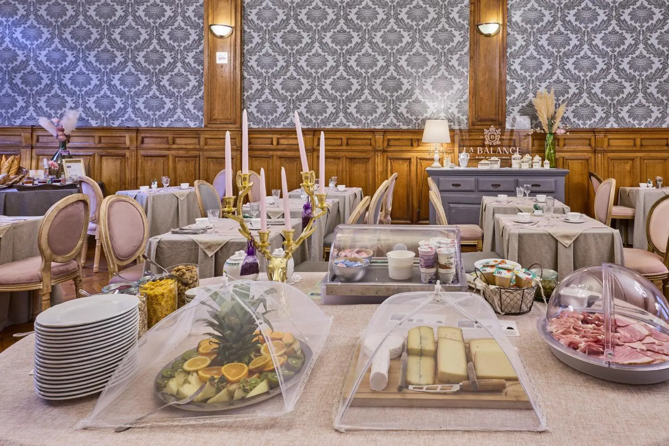 Buffet breakfast in The Originals Boutique, Hôtel de la Balance, Montbéliard Buffet breakfast in The Originals Boutique, Hôtel de la Balance, Montbéliard