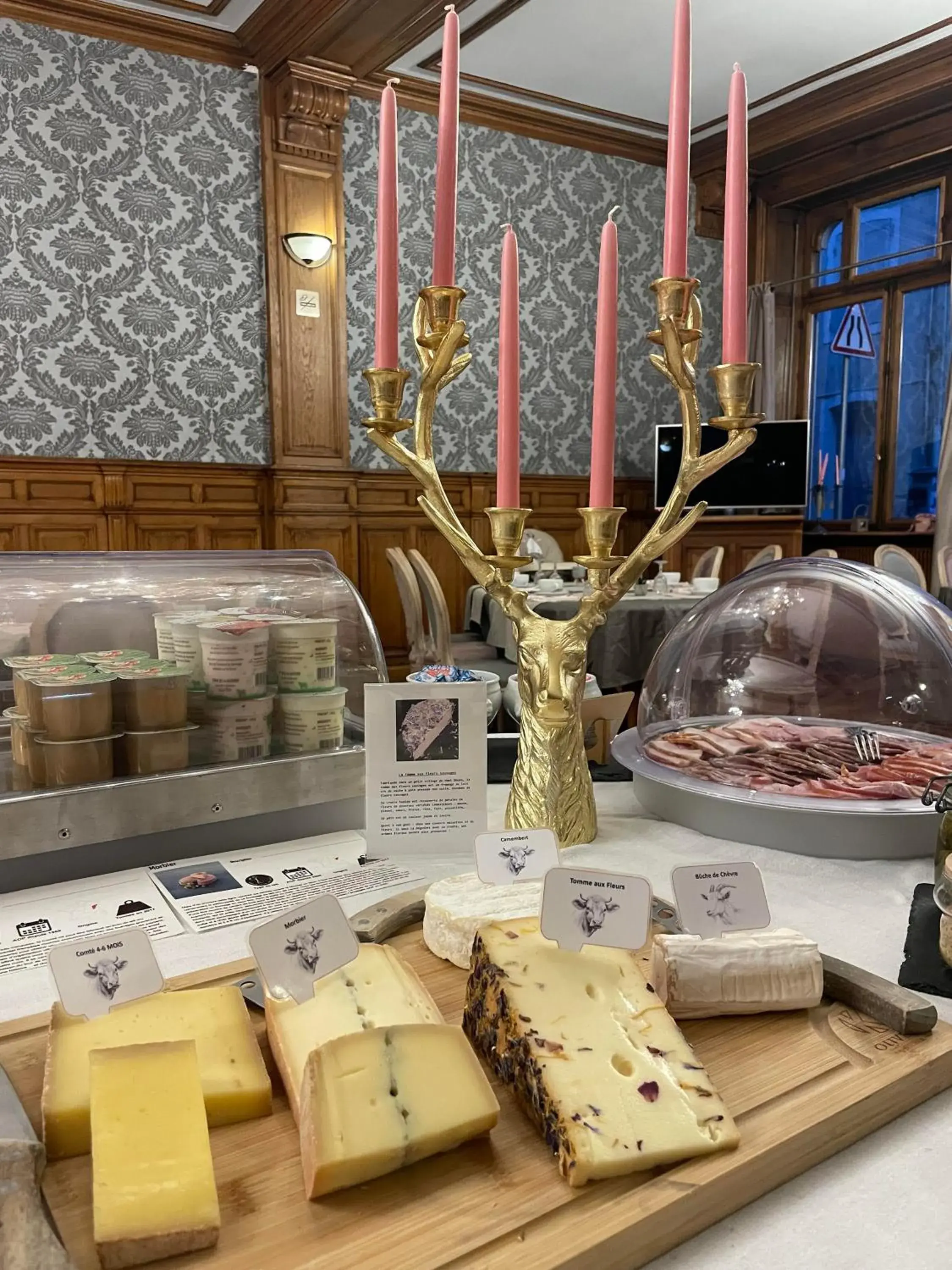 Breakfast in The Originals Boutique, Hôtel de la Balance, Montbéliard Breakfast in The Originals Boutique, Hôtel de la Balance, Montbéliard