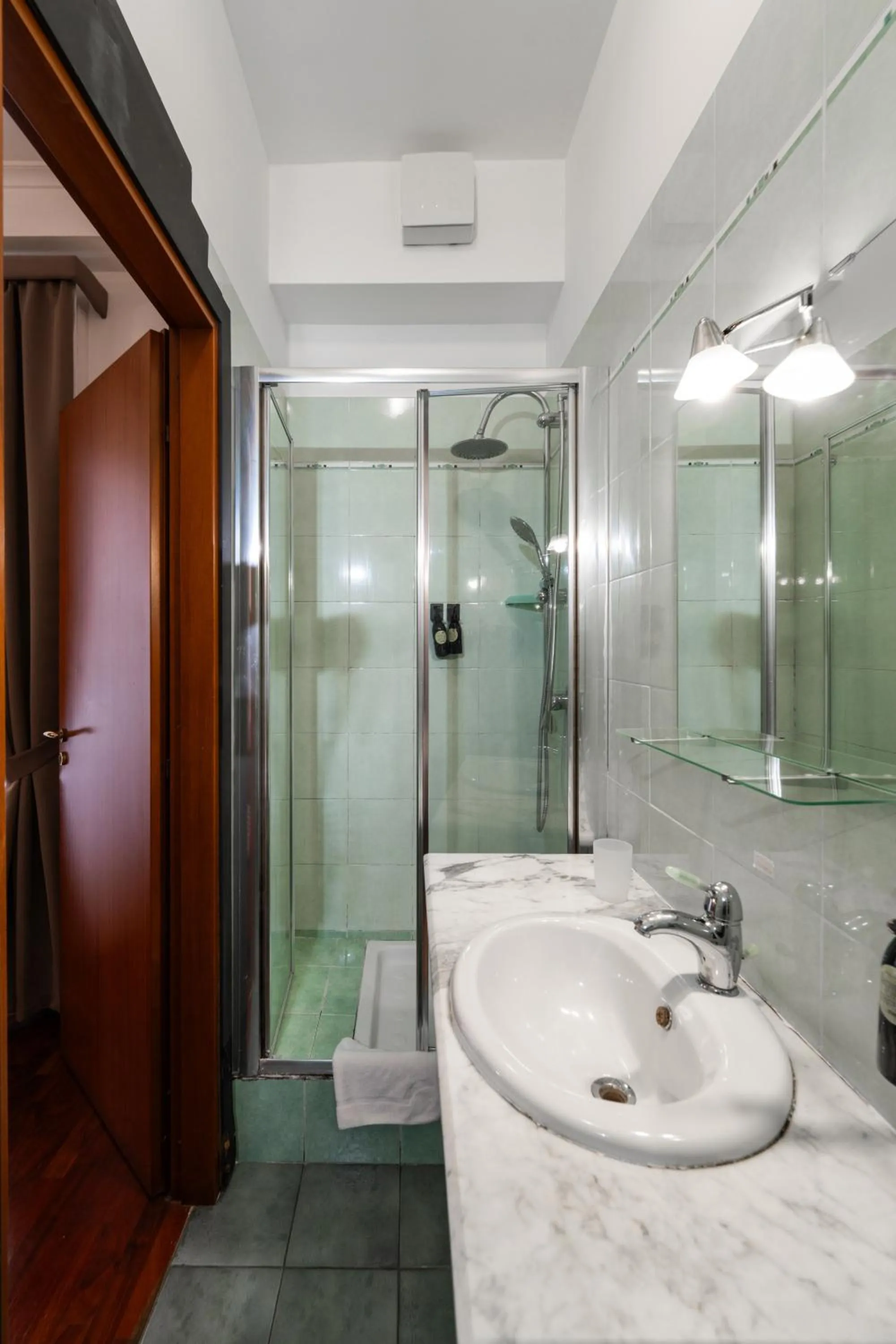 Shower in Hotel City Center