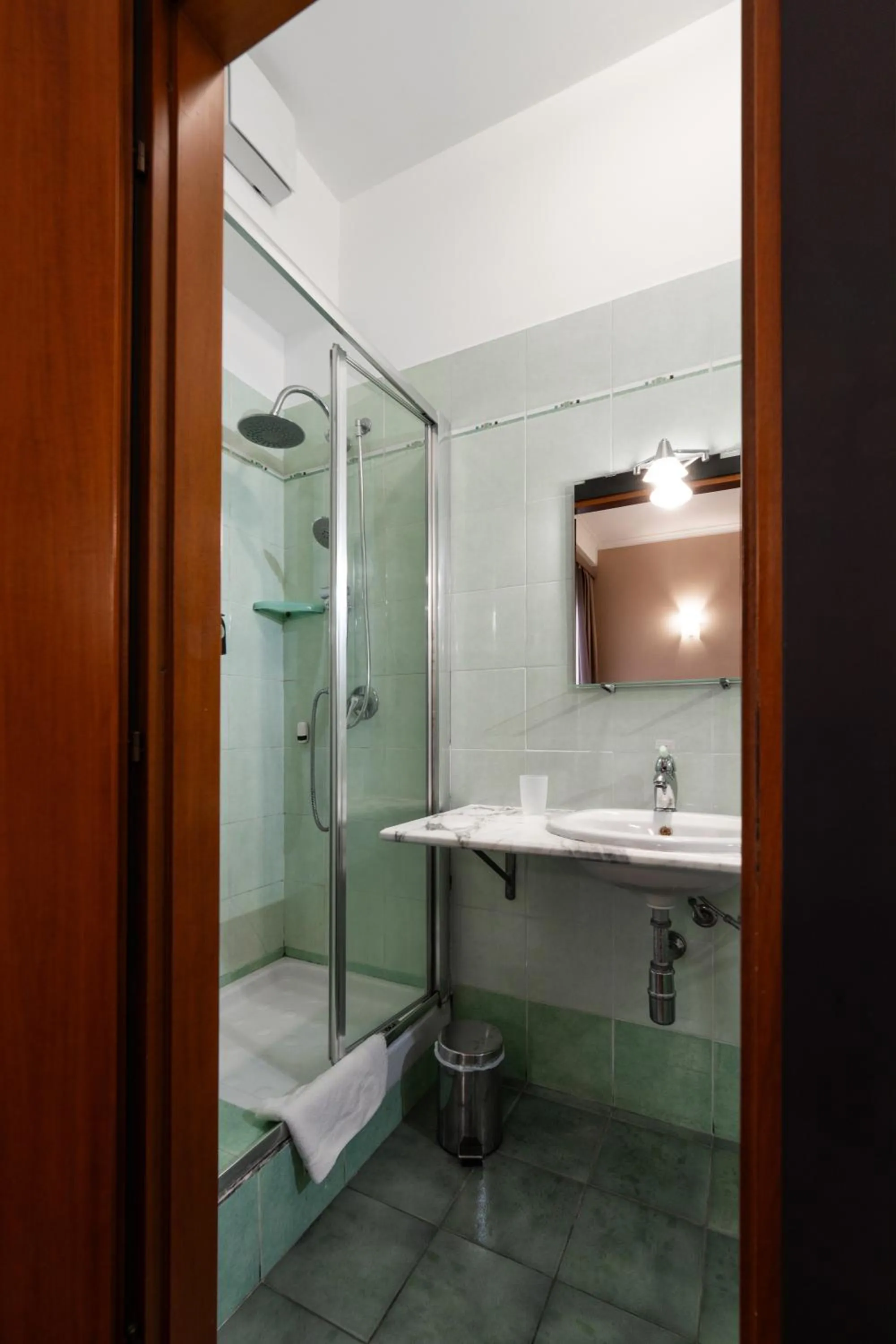 Shower in Hotel City Center