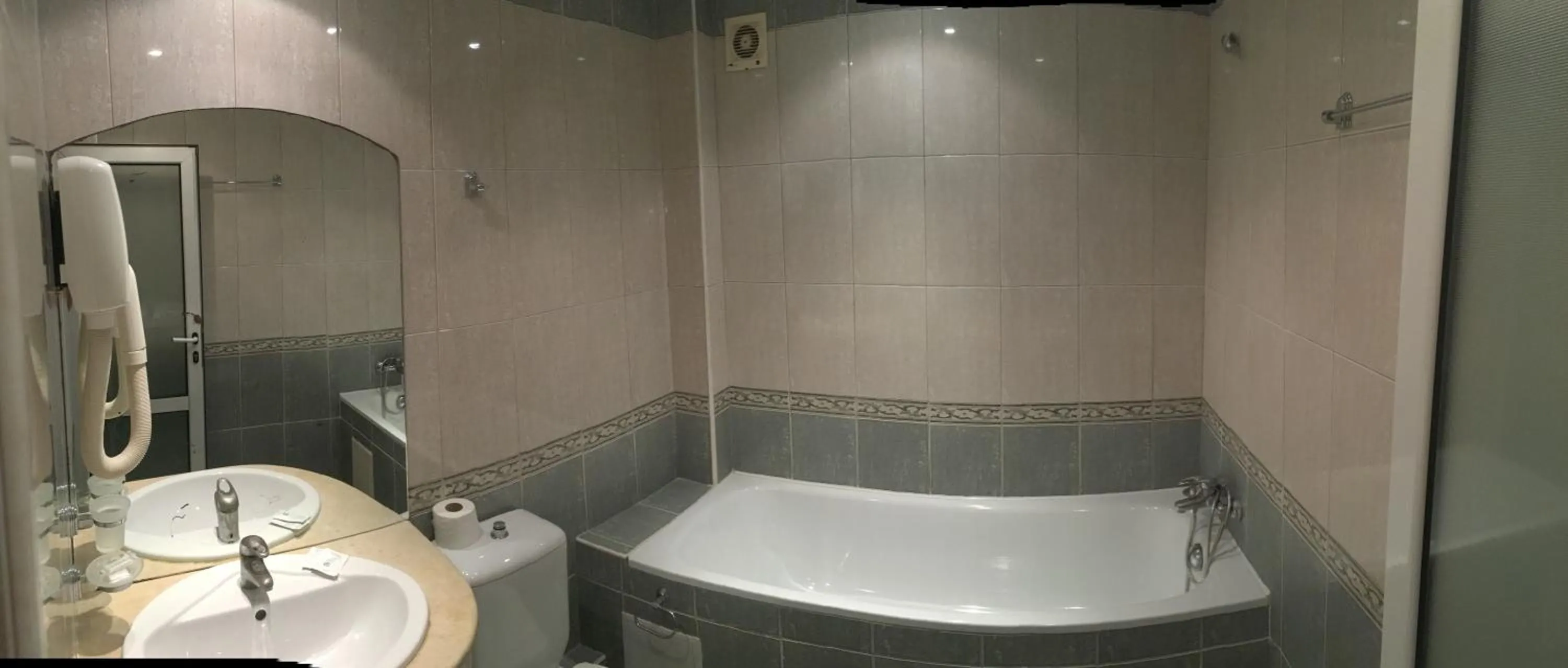 Bathroom in Family Hotel Vaso