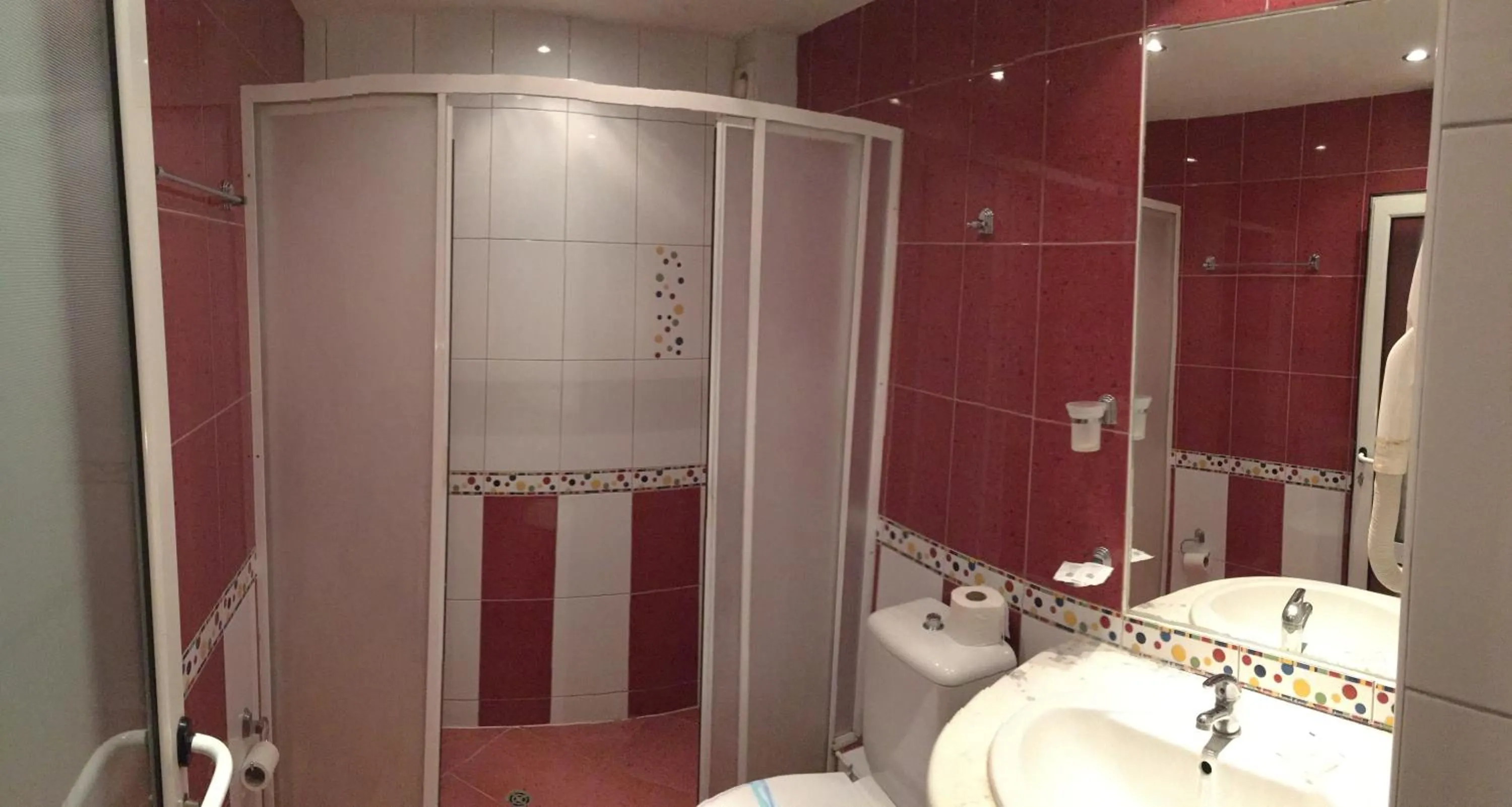 Bathroom in Family Hotel Vaso