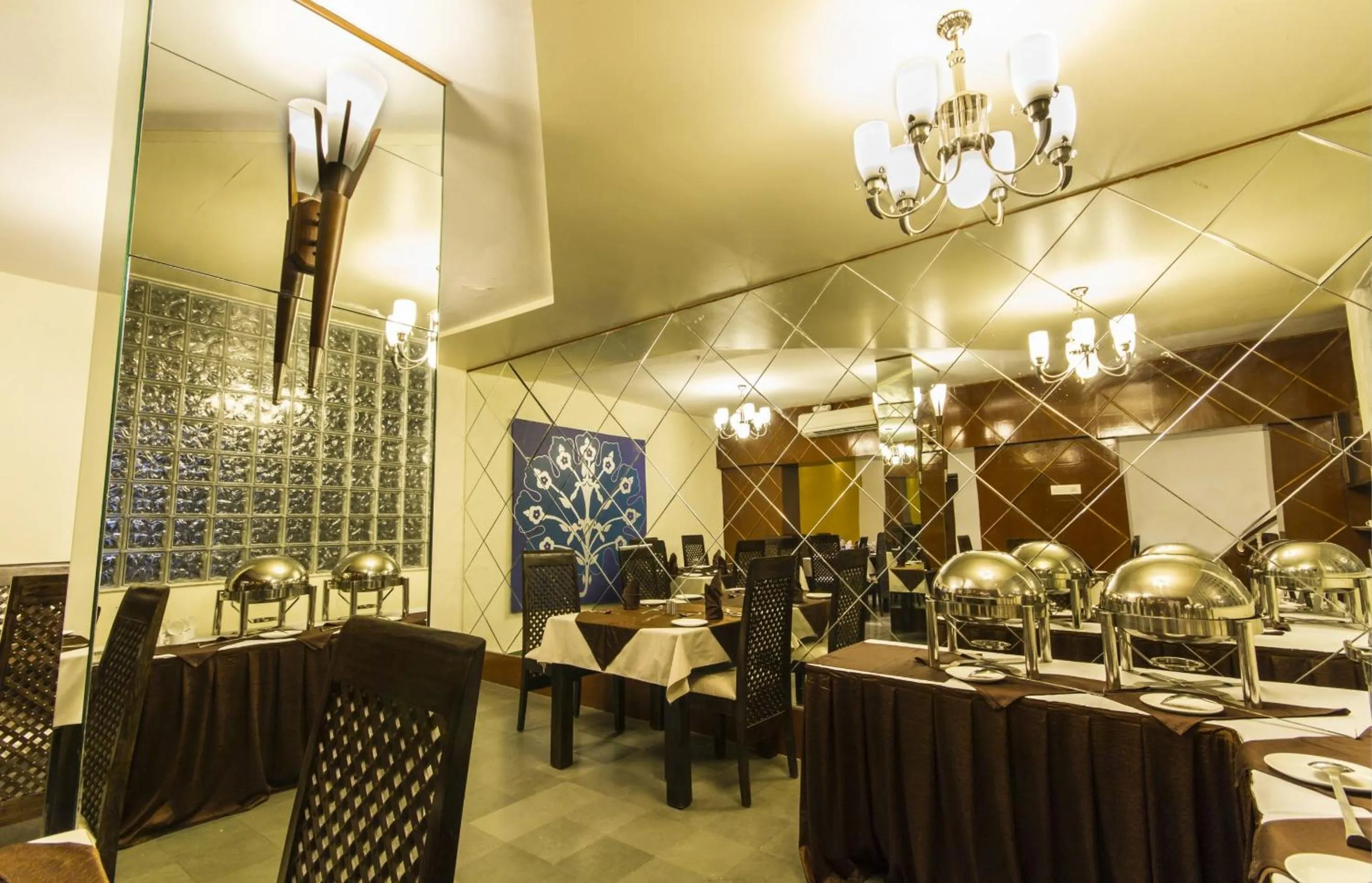 Restaurant/places to eat in 66 Residencey