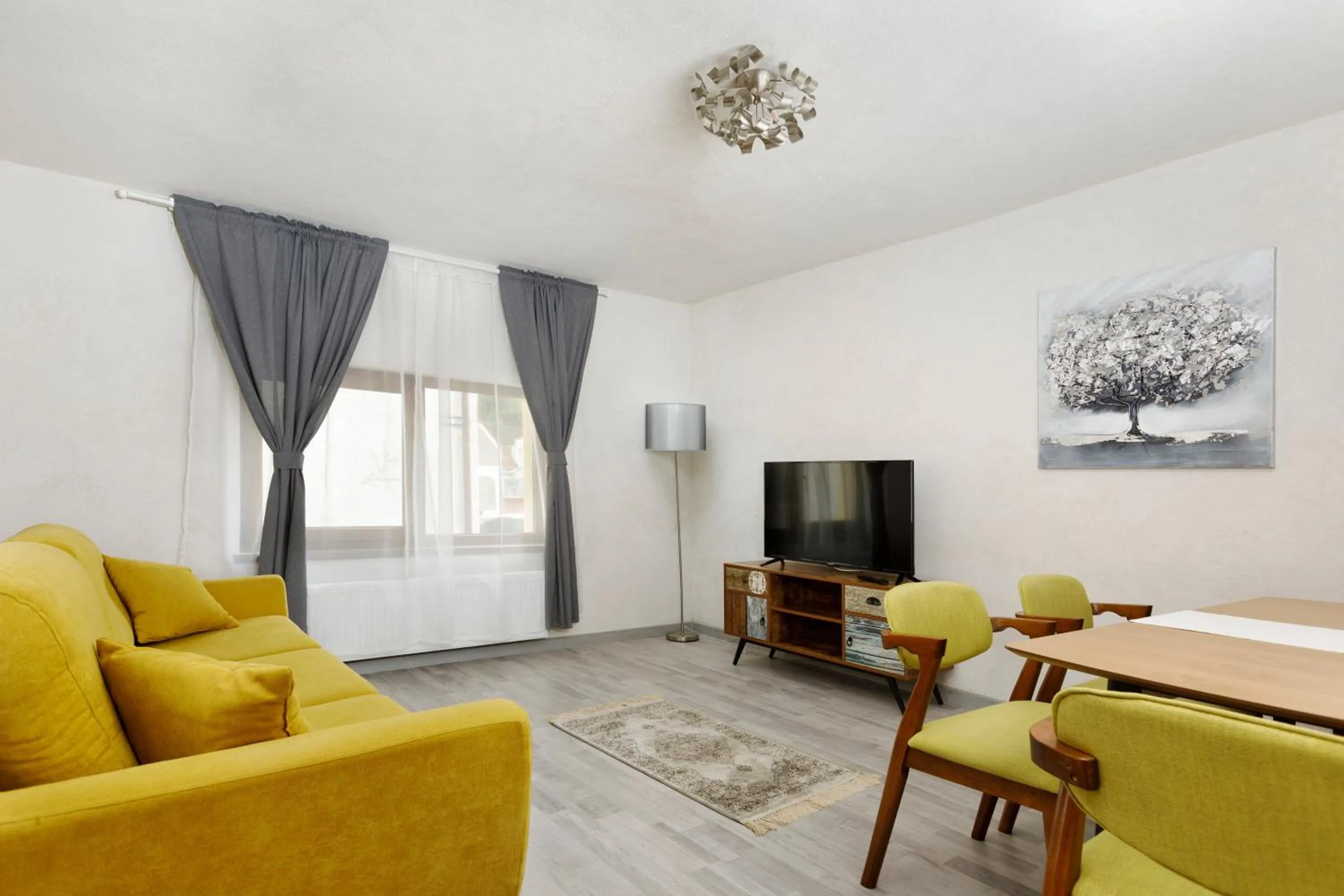 AKI GRAY Apartment
