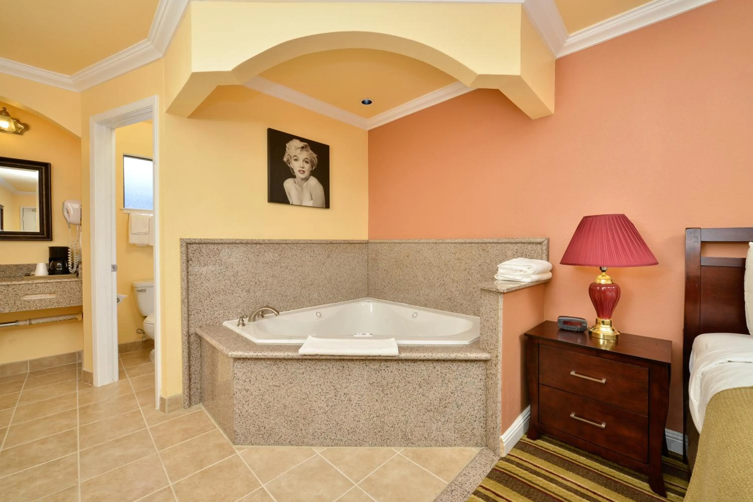 Bathroom, Bed in Inn by the sfo