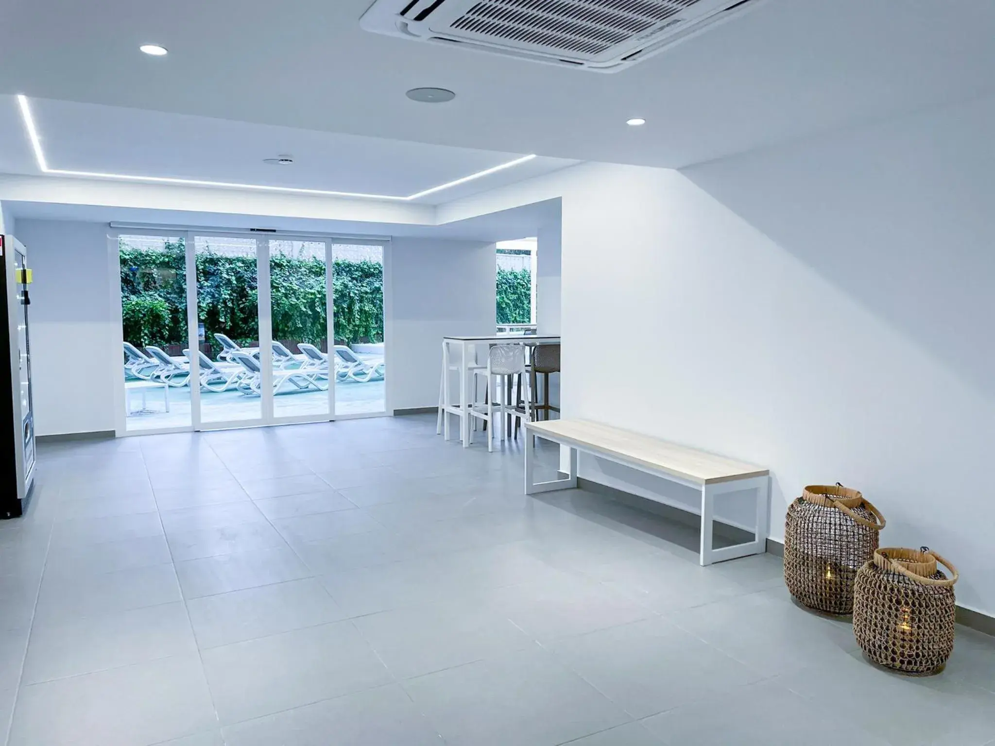 Lounge or bar in Trebol One Apartments By Mc Lounge or bar in Trebol One Apartments By Mc