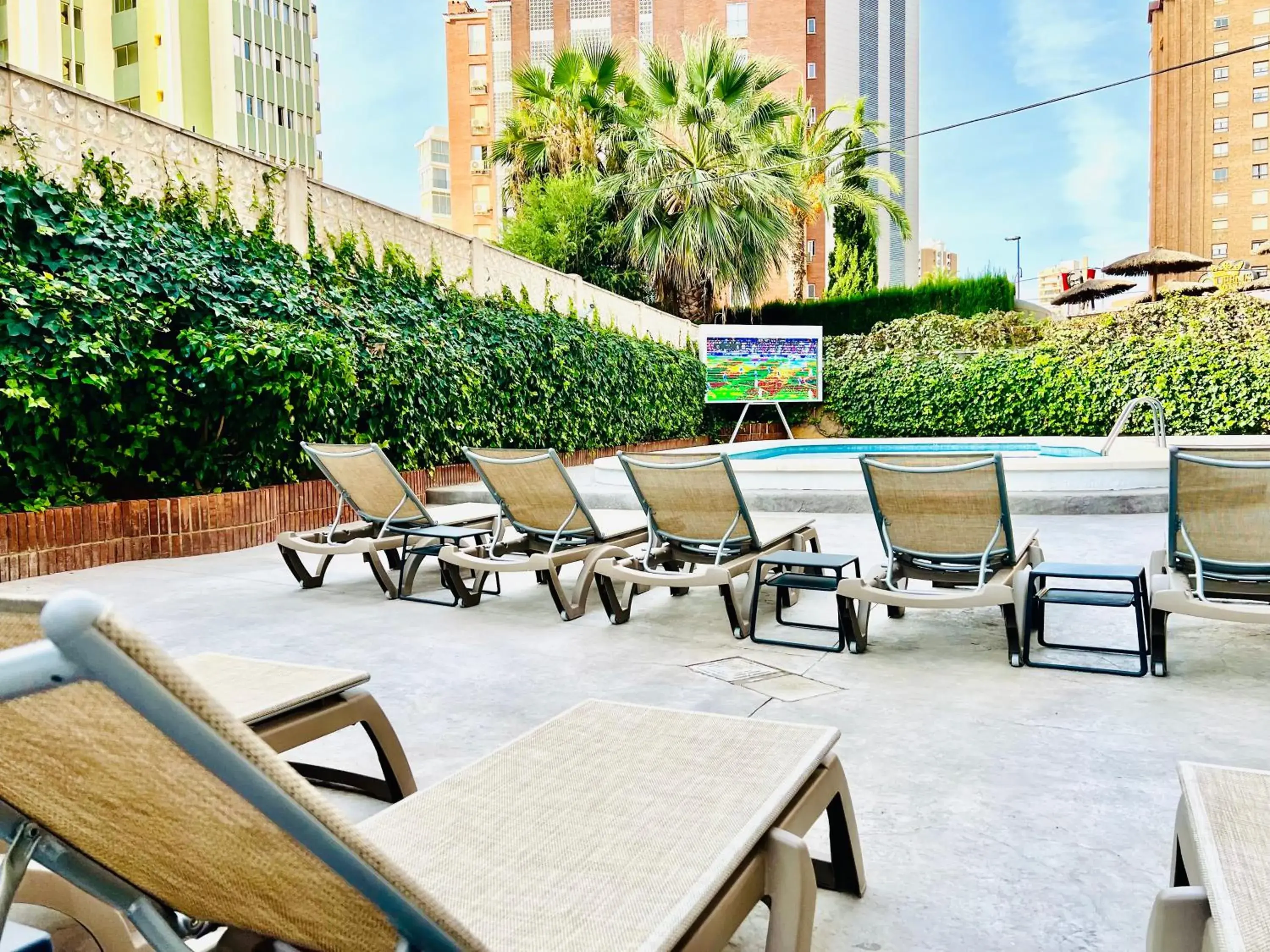 Swimming pool in Trebol One Apartments By Mc Swimming pool in Trebol One Apartments By Mc