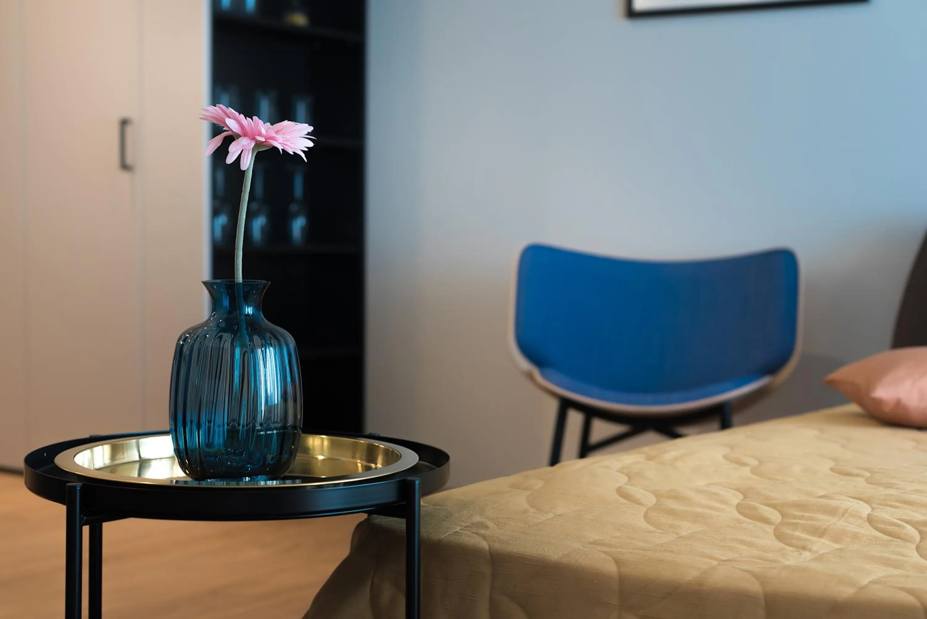 Photo of the whole room, Bed in HaPPy Inn GOLD Studio, self check-in, Parking in the underground garage