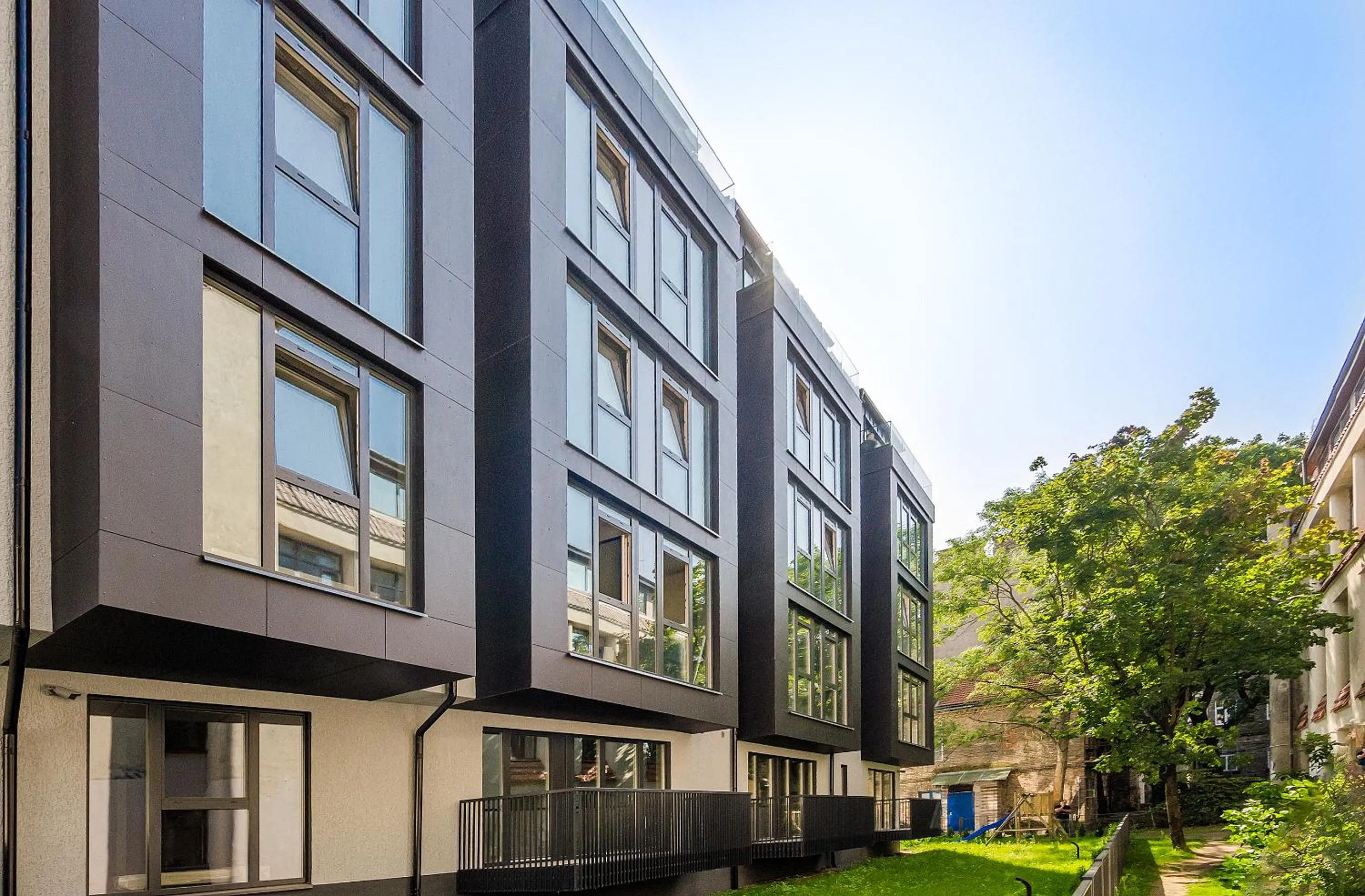 Property building in HaPPy Inn GOLD Studio, self check-in, Parking in the underground garage