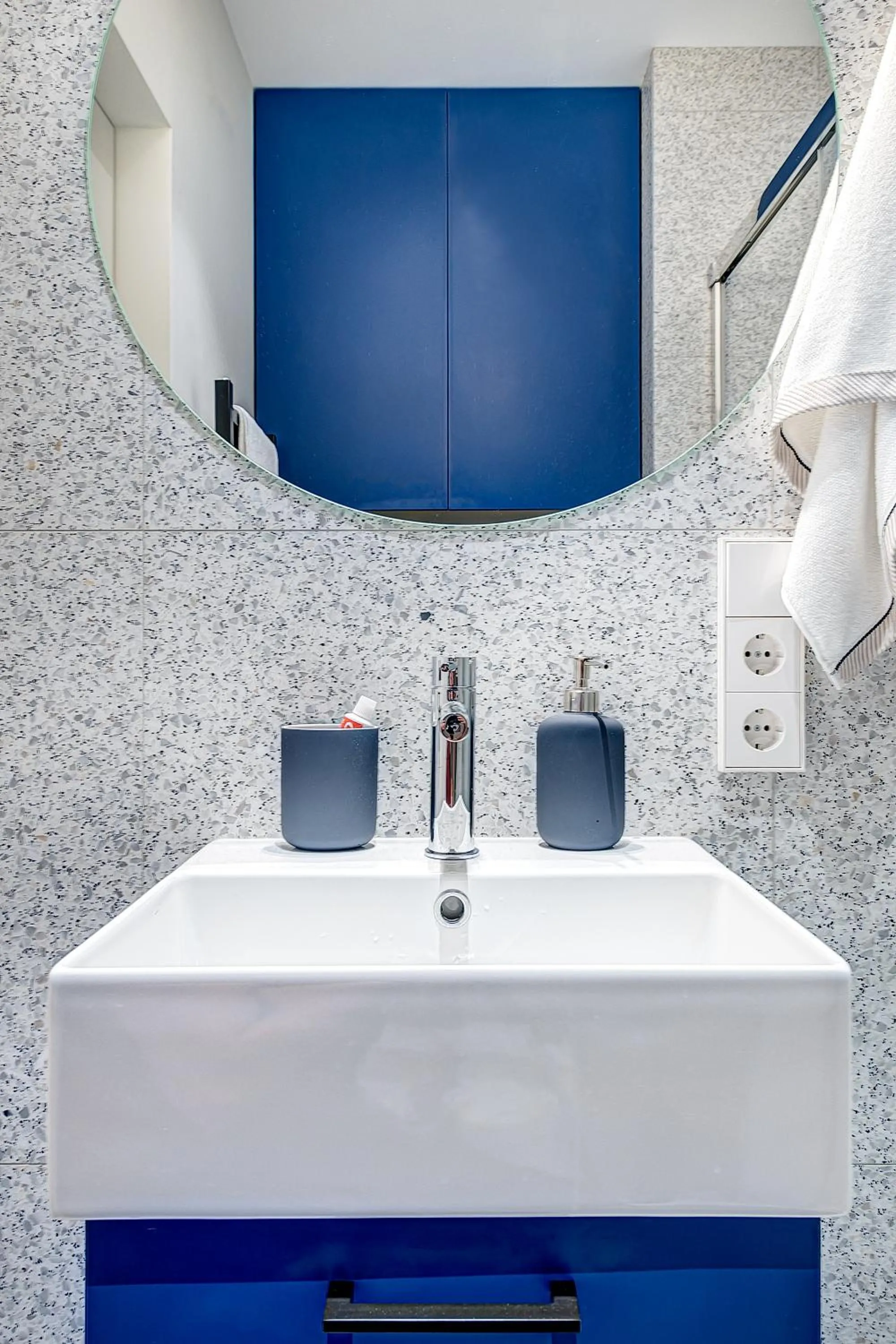 Bathroom in HaPPy Inn GOLD Studio, self check-in, Parking in the underground garage