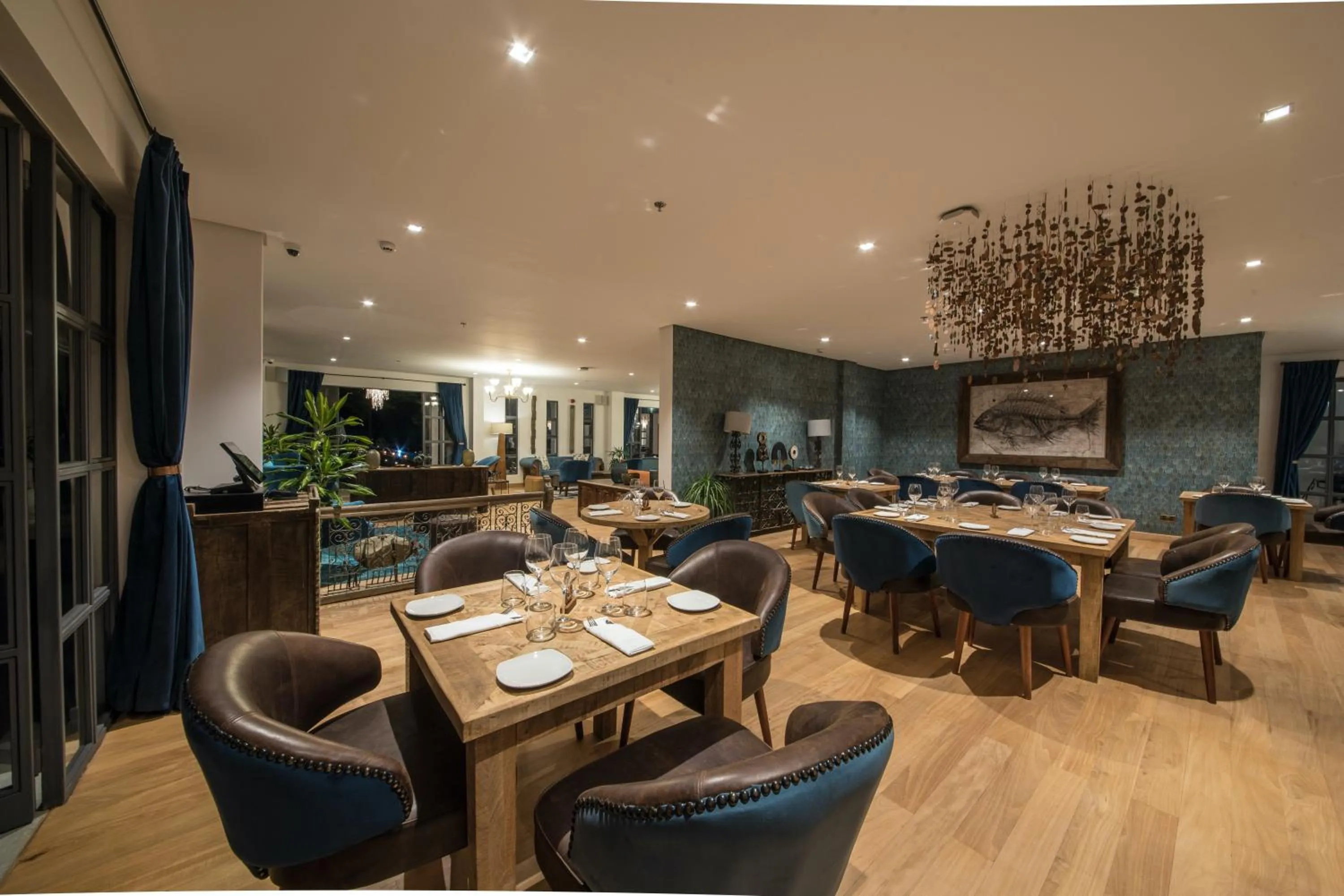 Restaurant/places to eat in Latitude 0 Degrees