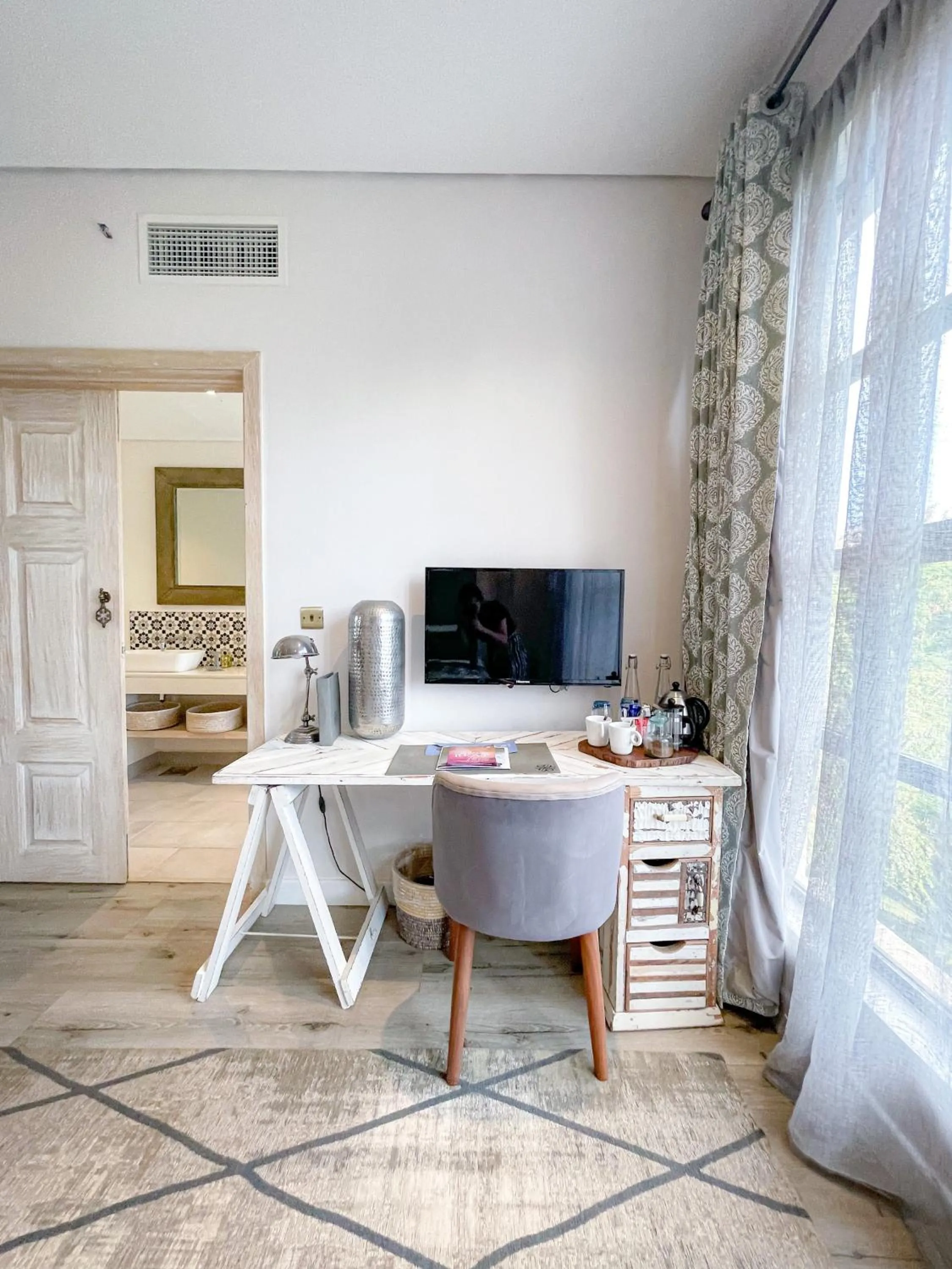 Living room in Latitude 0 Degrees