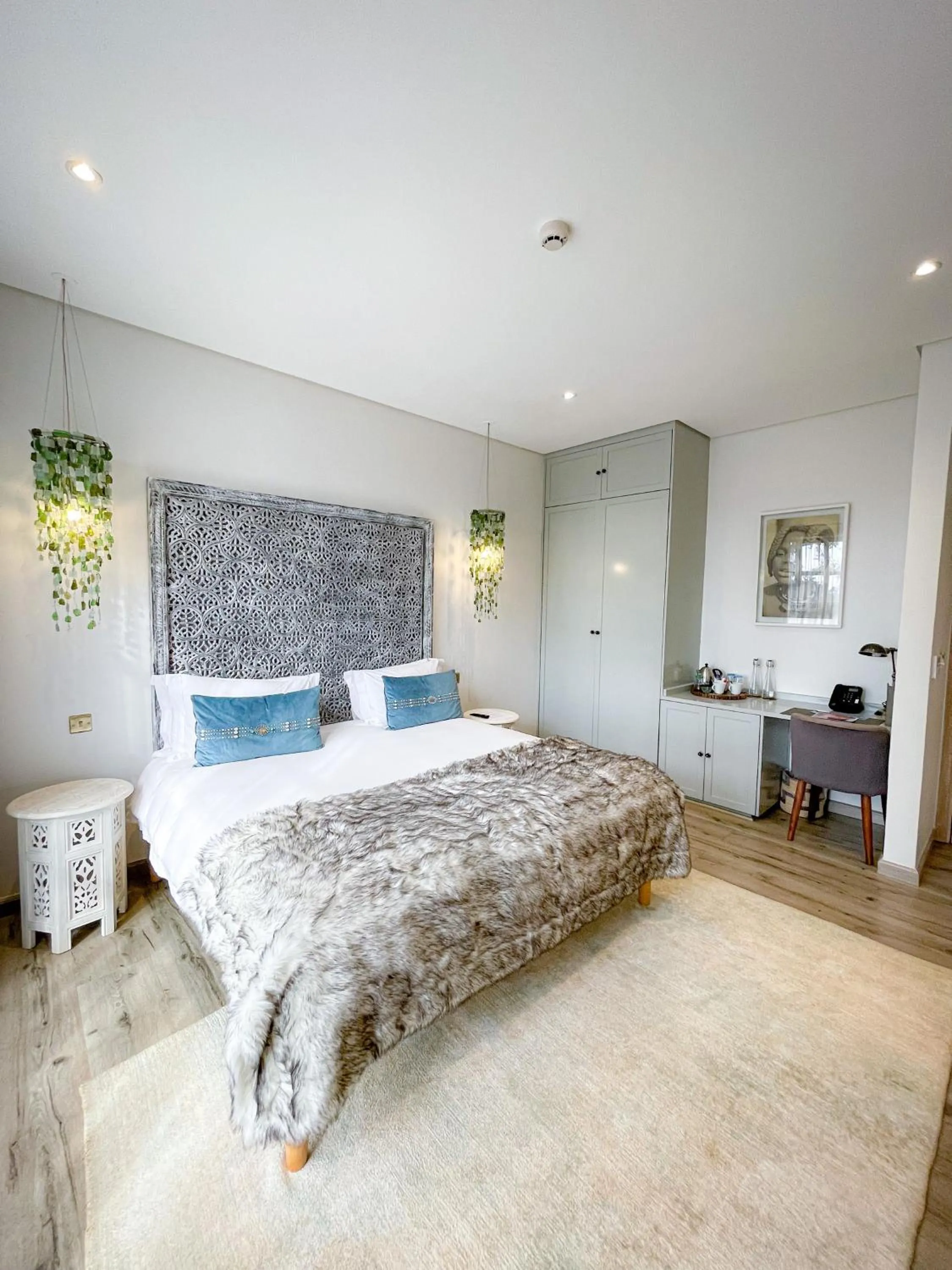 Bed in Latitude 0 Degrees