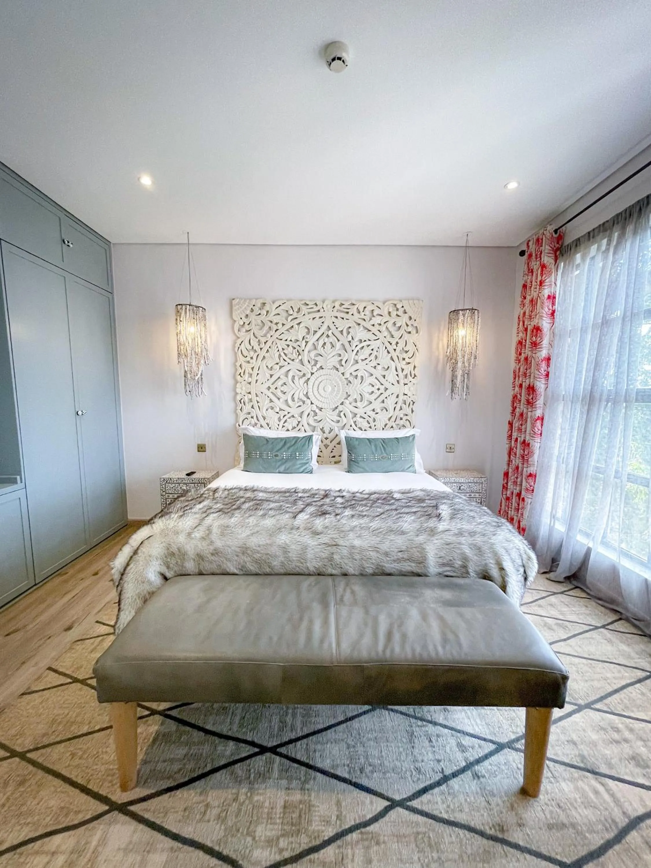 Bed in Latitude 0 Degrees