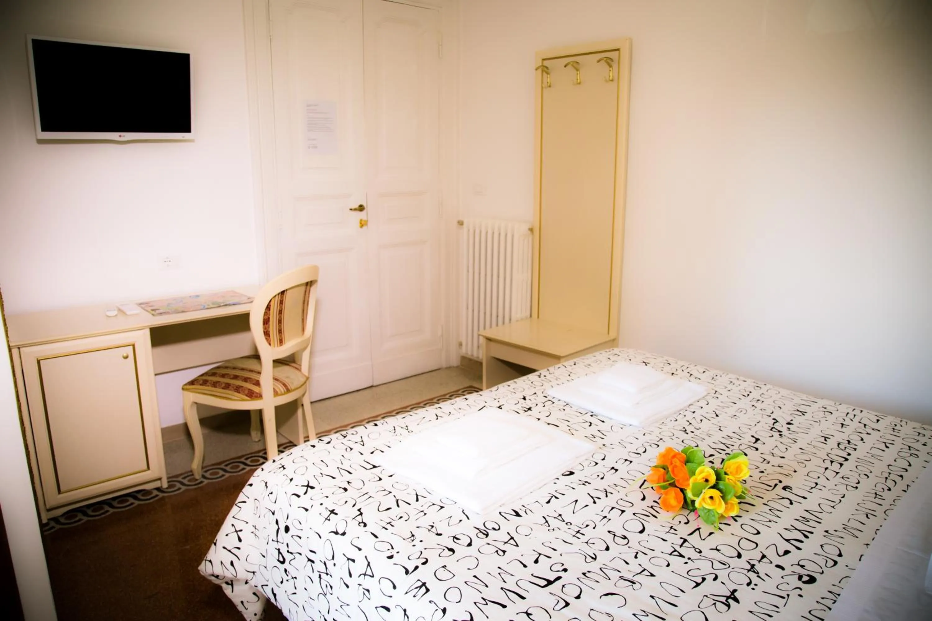 Decorative detail, Bed in St. Peter Central Rooms B&B