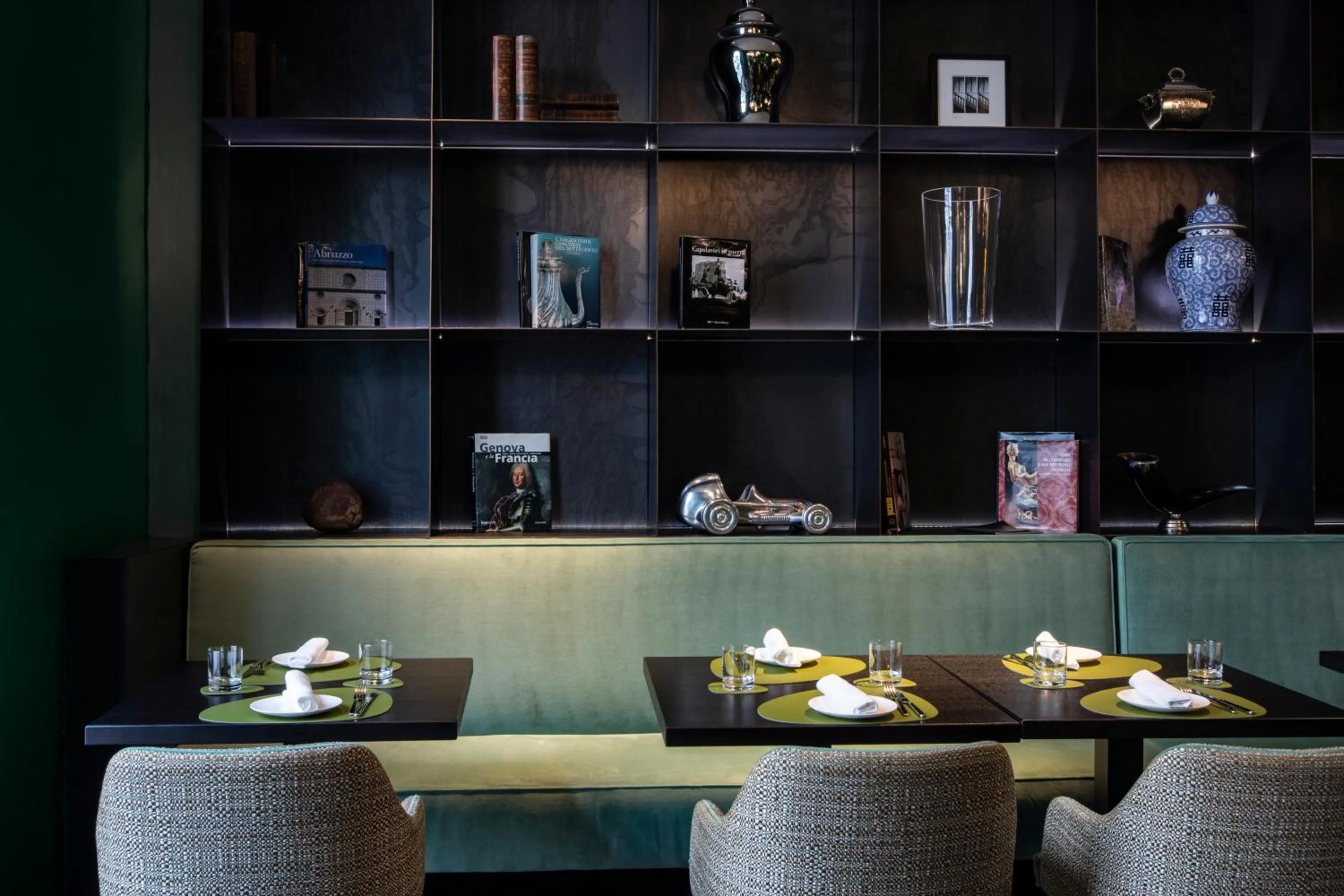 Restaurant/places to eat in Rome Times Hotel