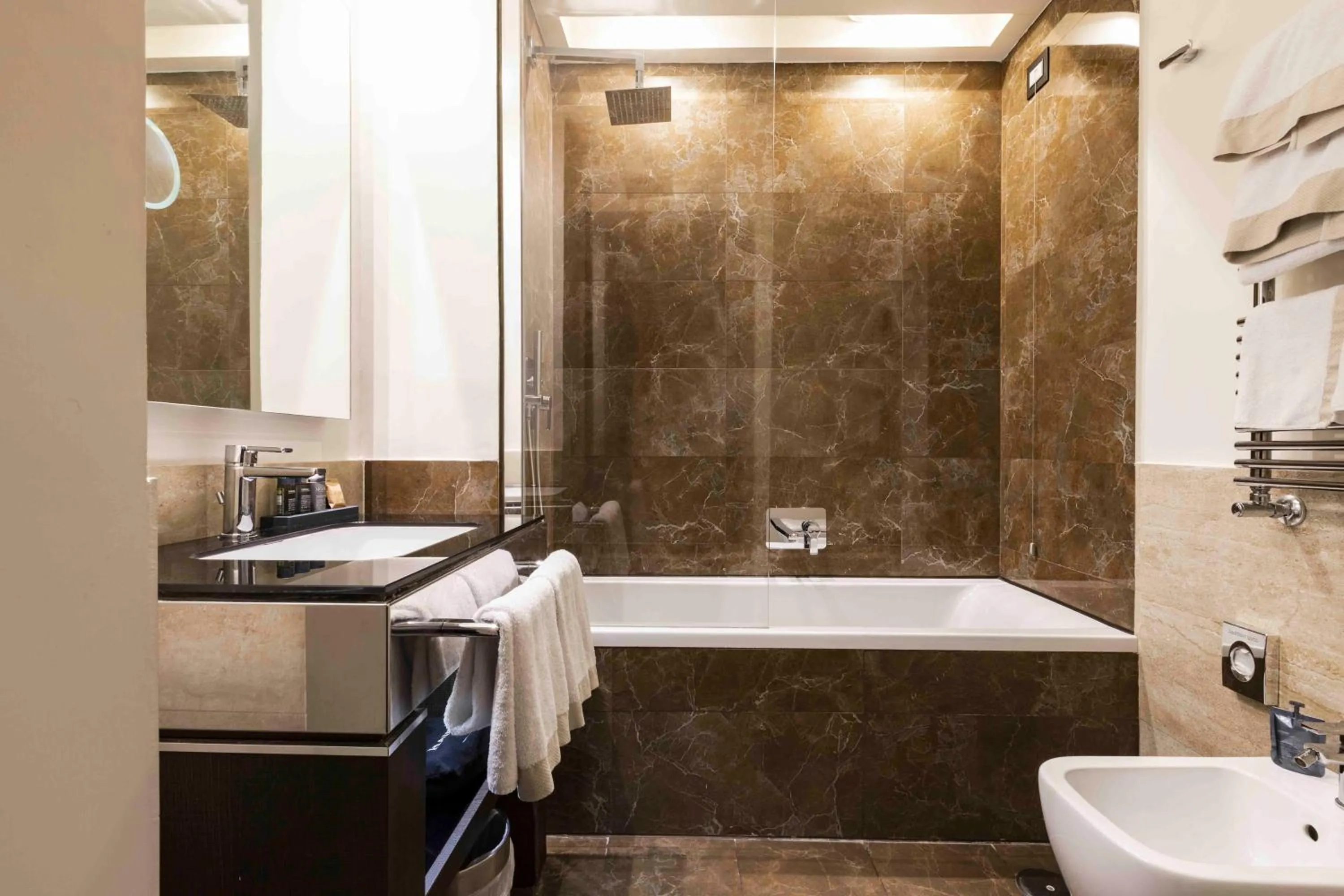 Bathroom in Rome Times Hotel