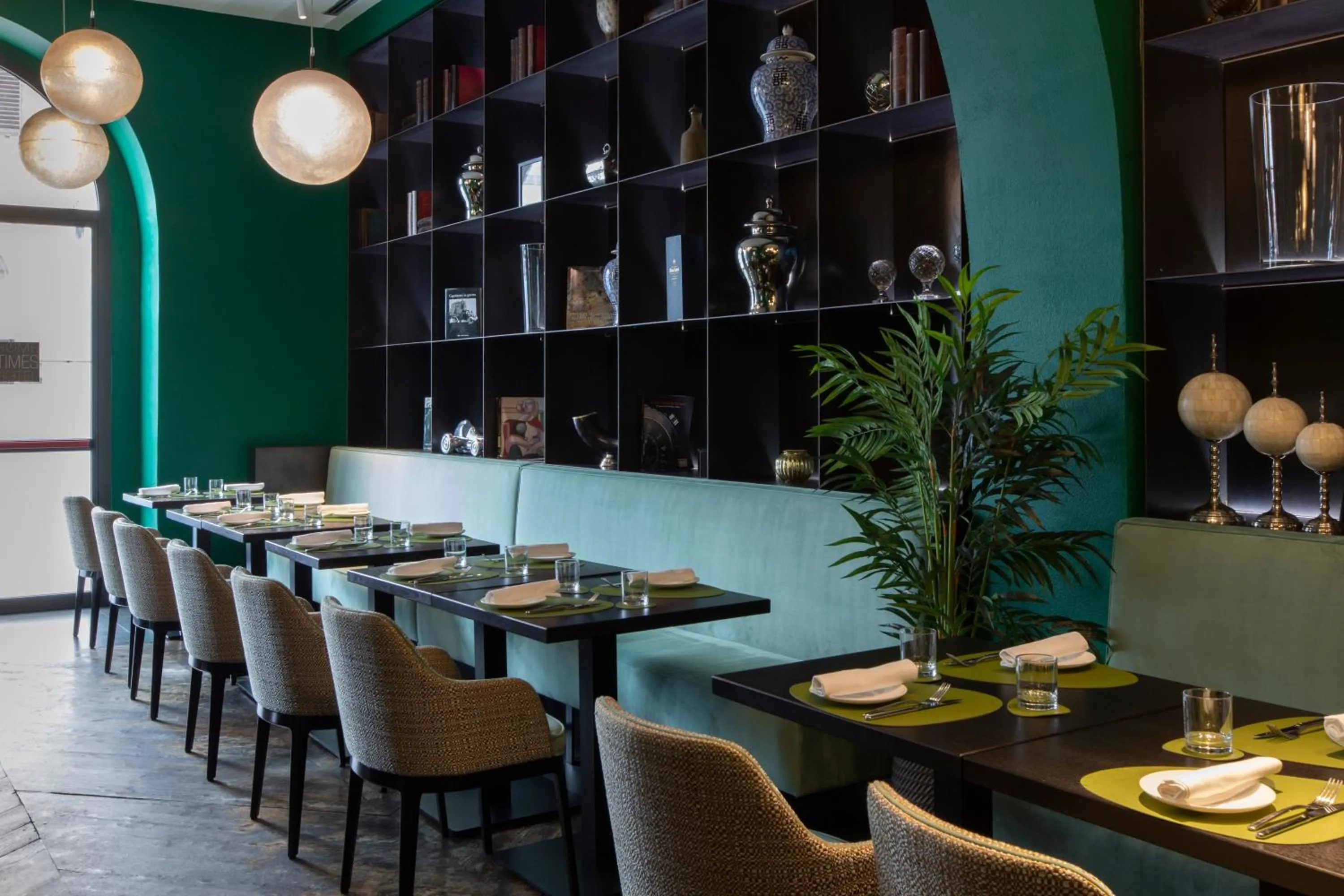 Restaurant/places to eat in Rome Times Hotel