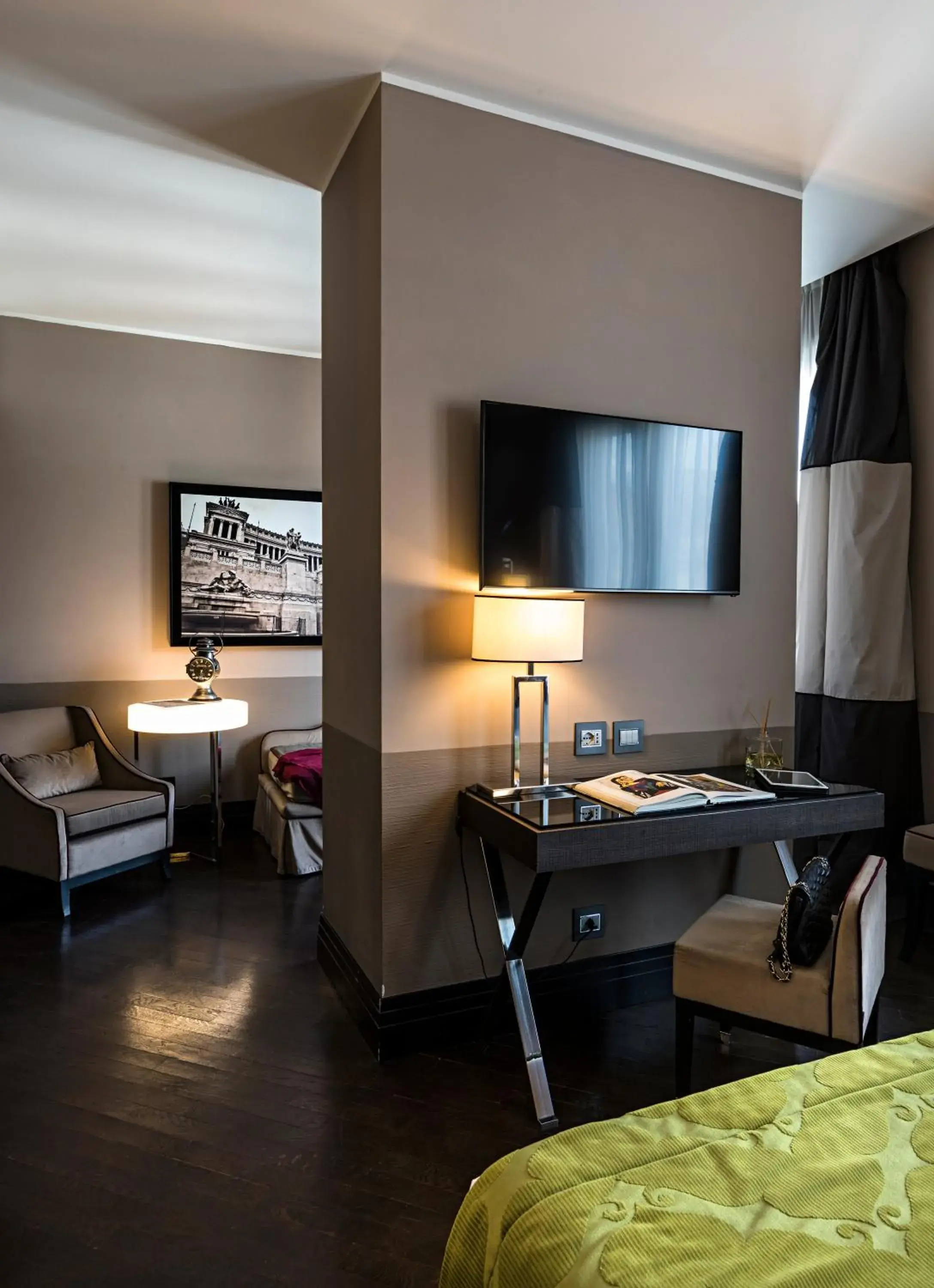 TV and multimedia, Bed in Rome Times Hotel TV and multimedia, Bed in Rome Times Hotel