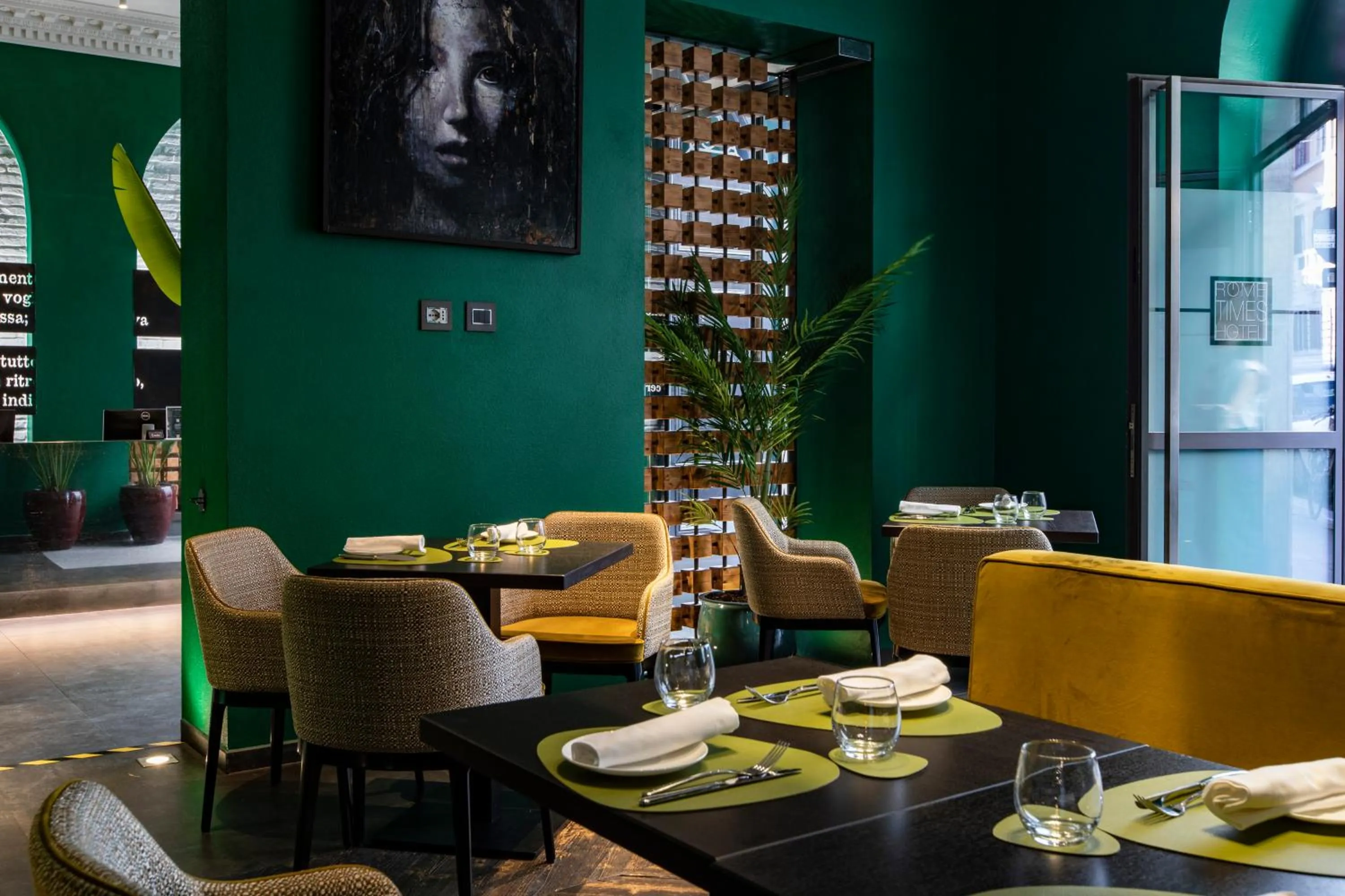 Restaurant/places to eat in Rome Times Hotel