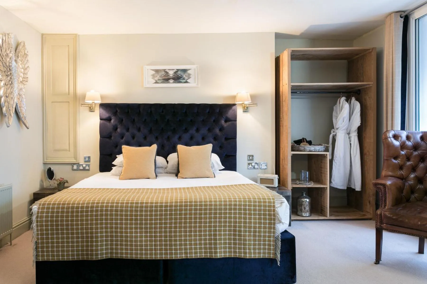 Bedroom, Bed in The Angel & Blue Pig