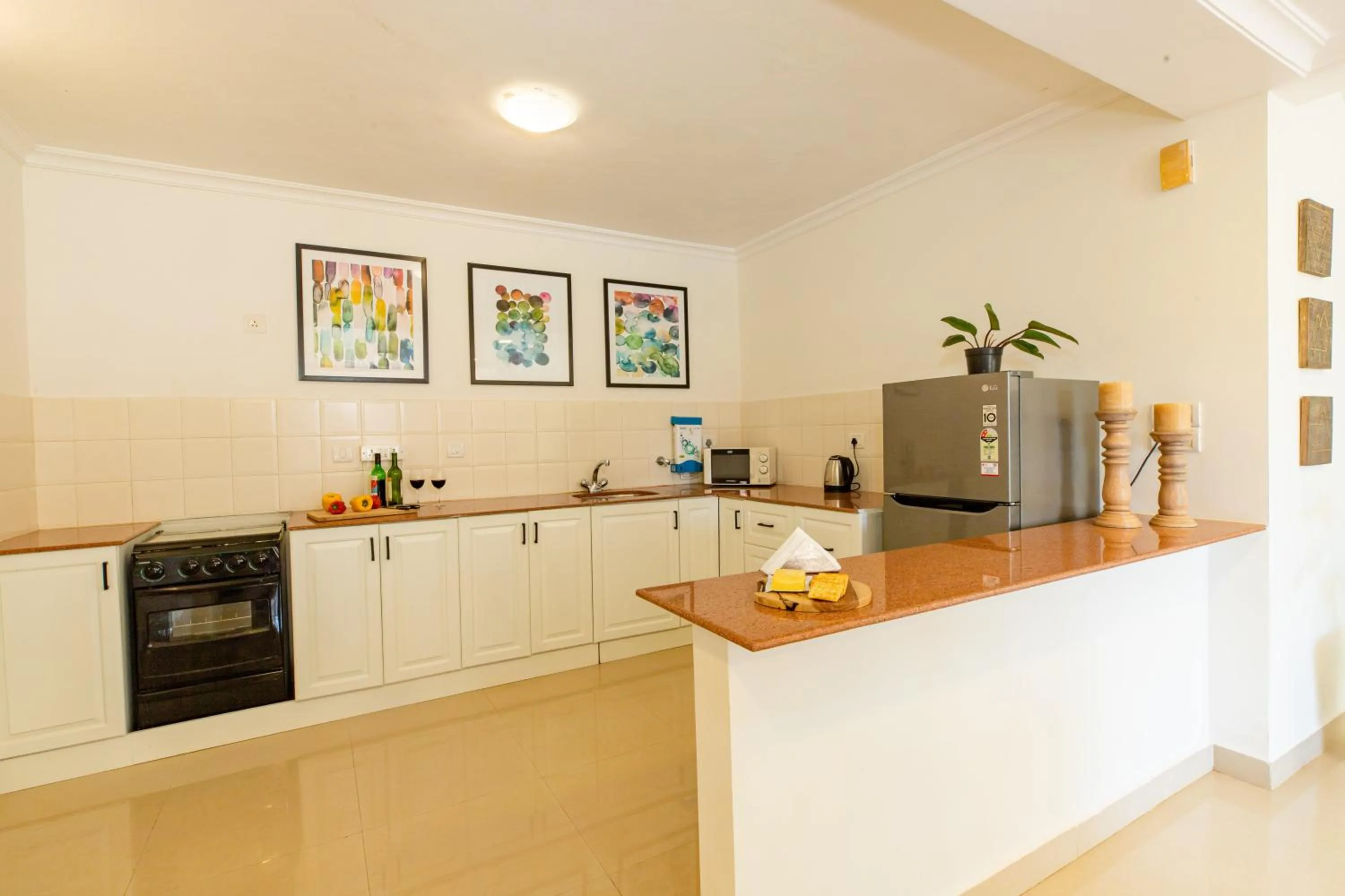 Kitchen or kitchenette in Aguada Anchorage - The Villa Resort, Candolim
