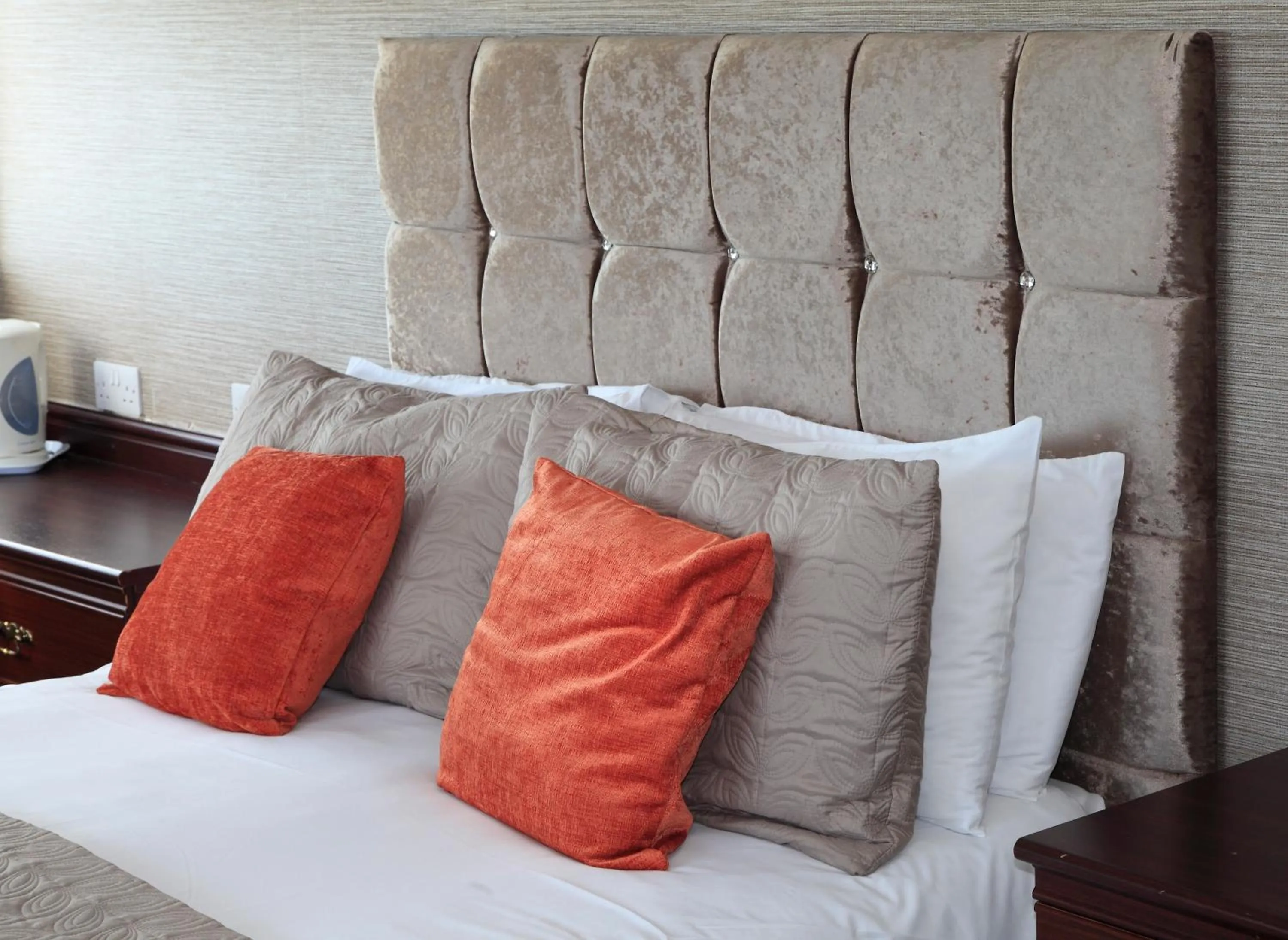 Decorative detail, Bed in Park Hotel