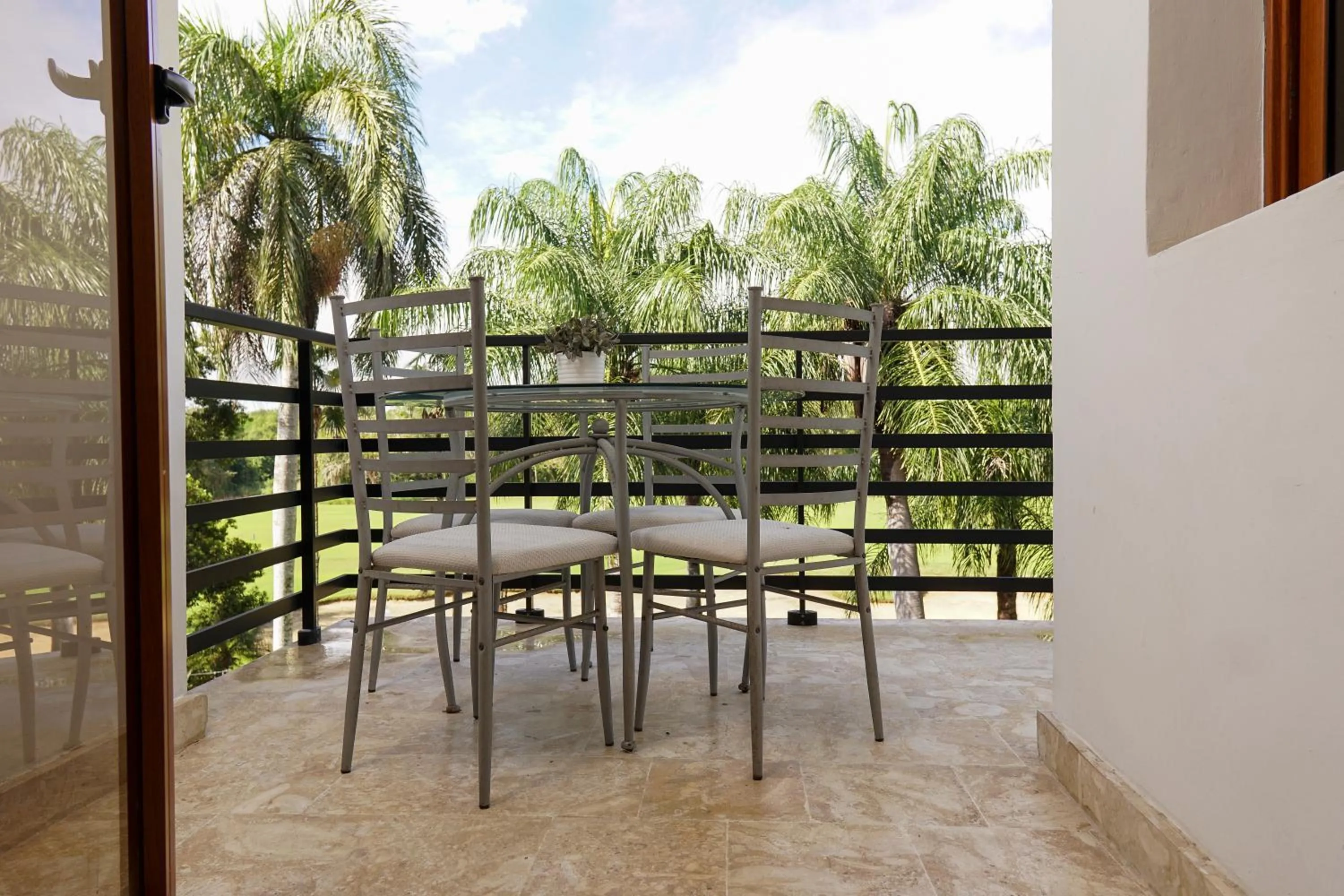 Sybaris Suites & Residences