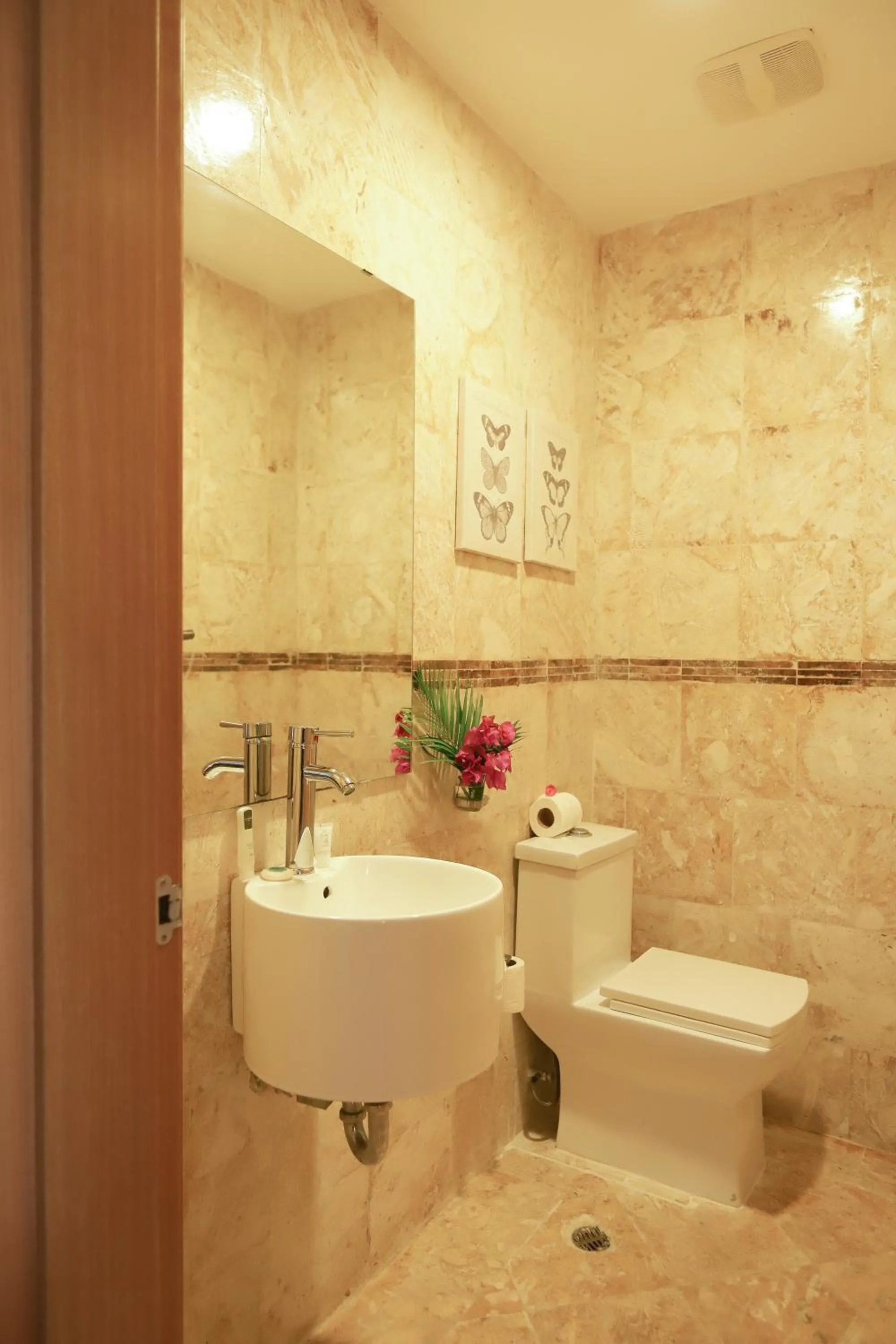 Sybaris Suites & Residences