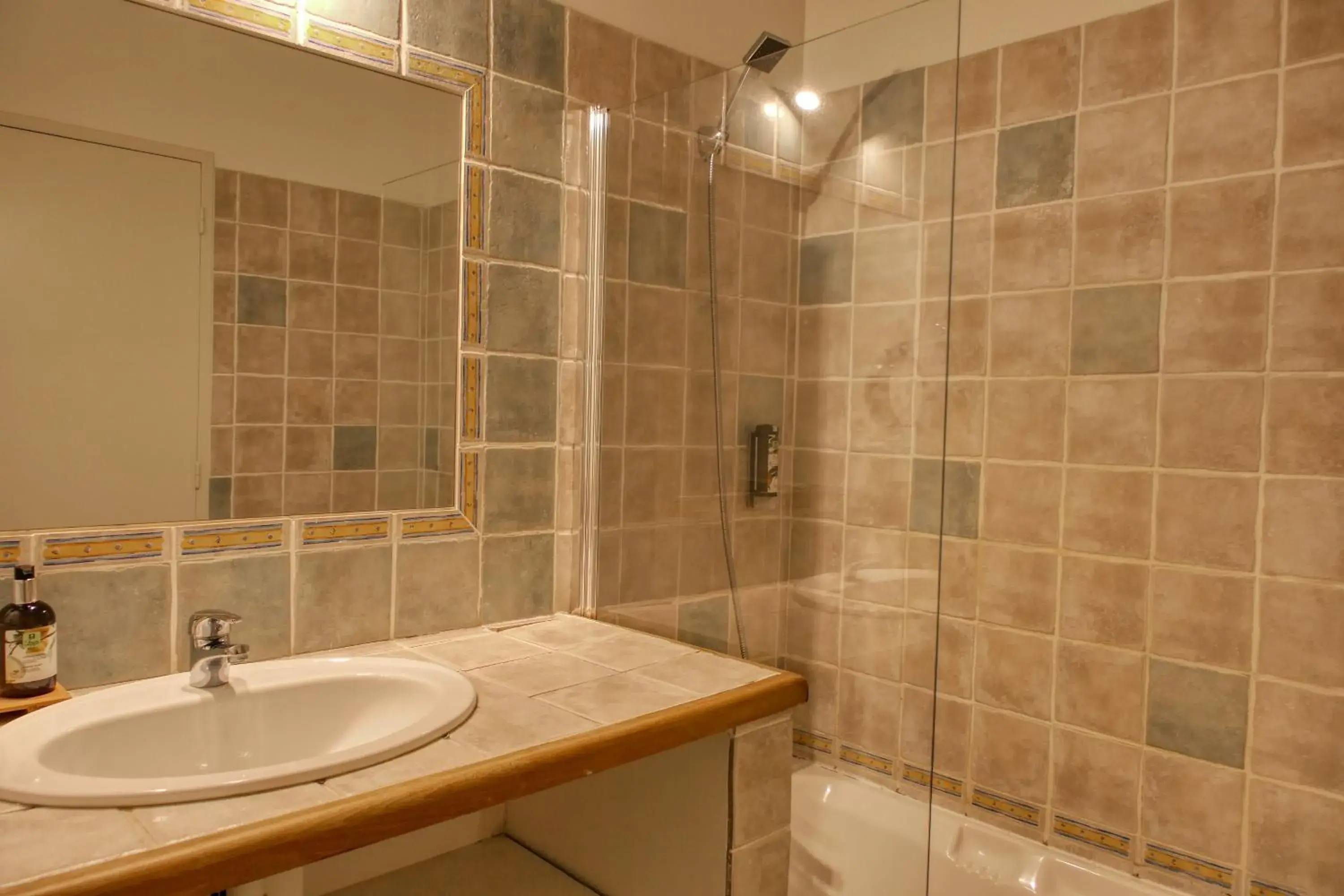 Superior Double Room in Logis Hôtel La Bastide des Monges Superior Double Room in Logis Hôtel La Bastide des Monges