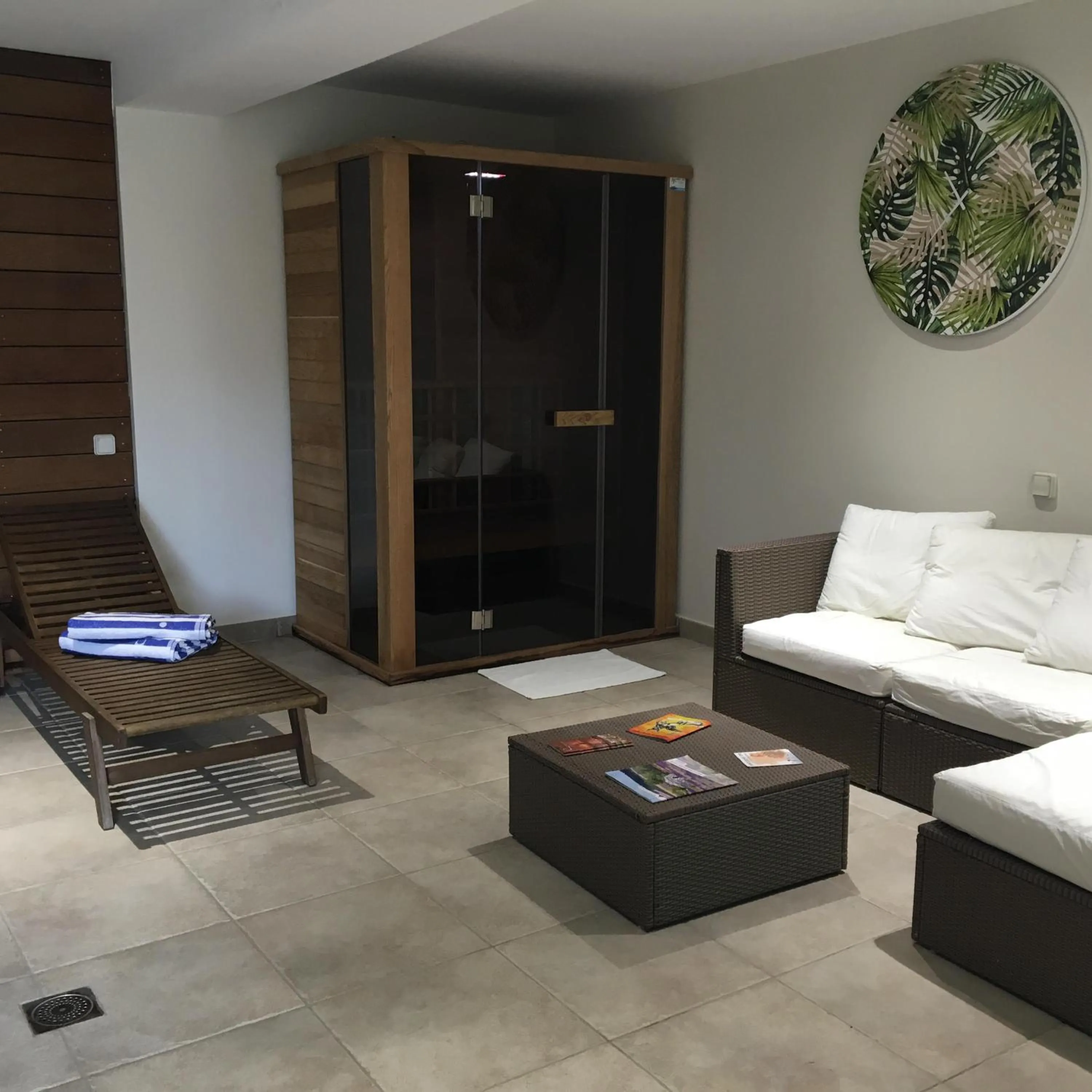 Sauna in Logis Hôtel La Bastide des Monges