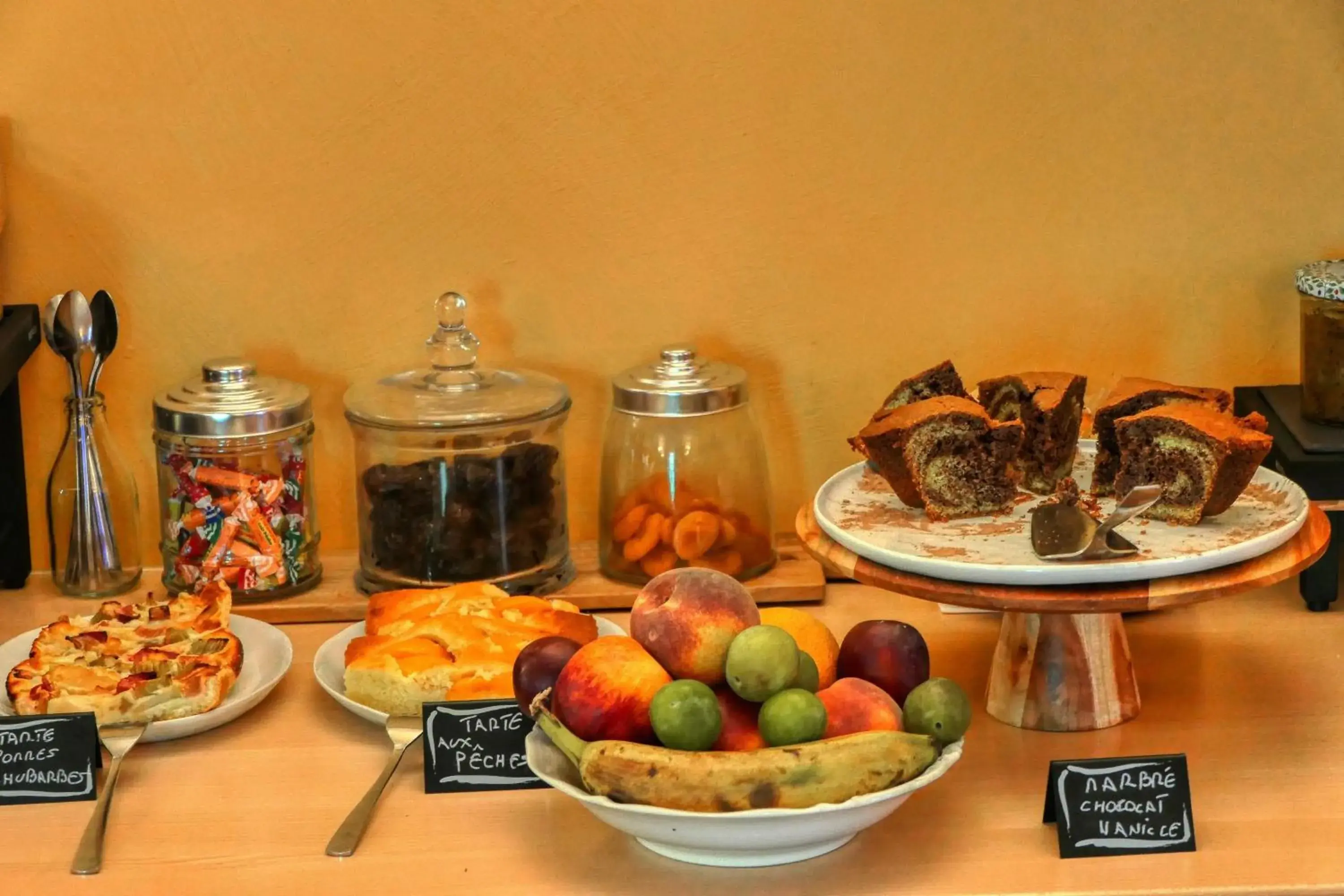 Buffet breakfast in Logis Hôtel La Bastide des Monges Buffet breakfast in Logis Hôtel La Bastide des Monges