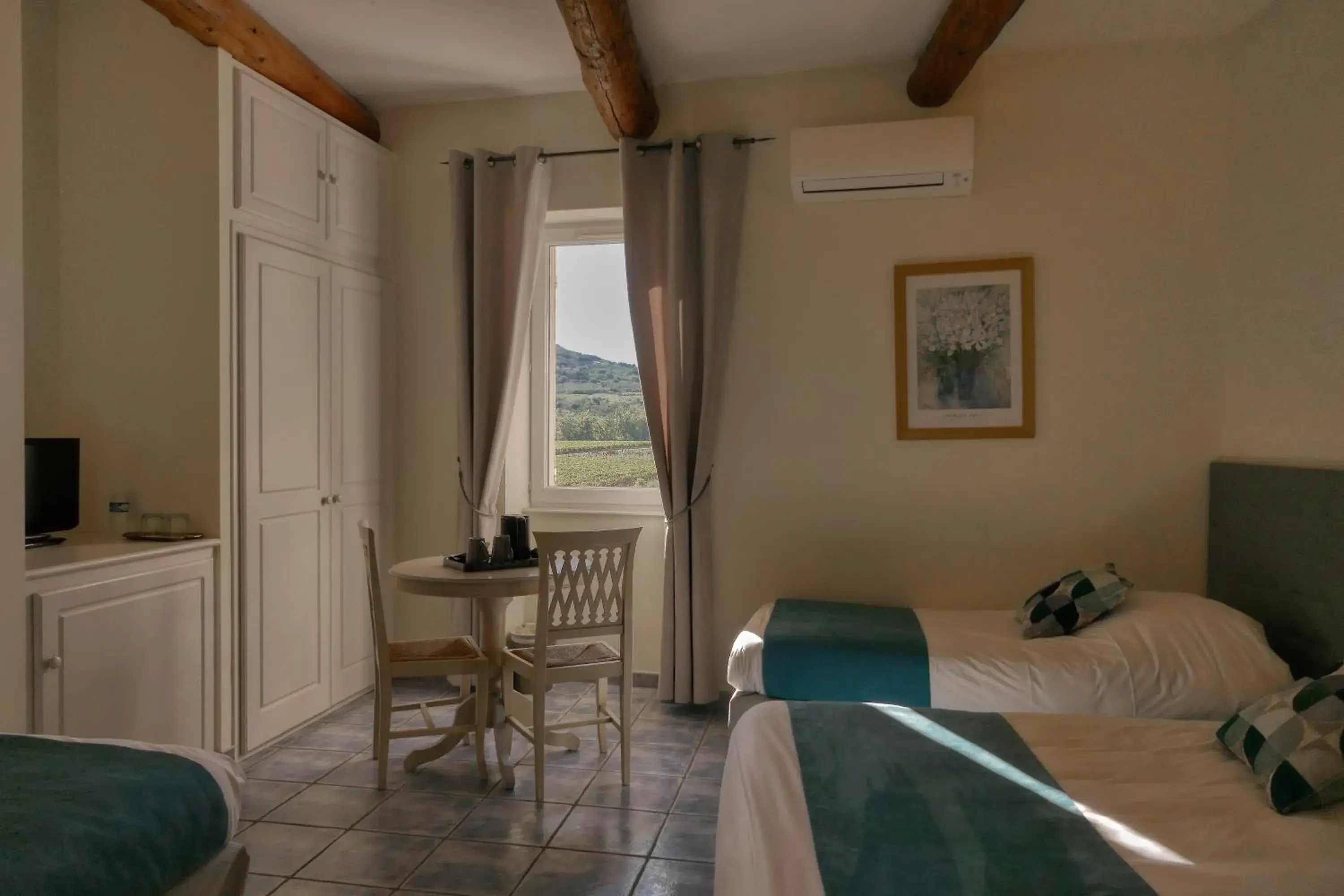 Bed in Logis Hôtel La Bastide des Monges Bed in Logis Hôtel La Bastide des Monges