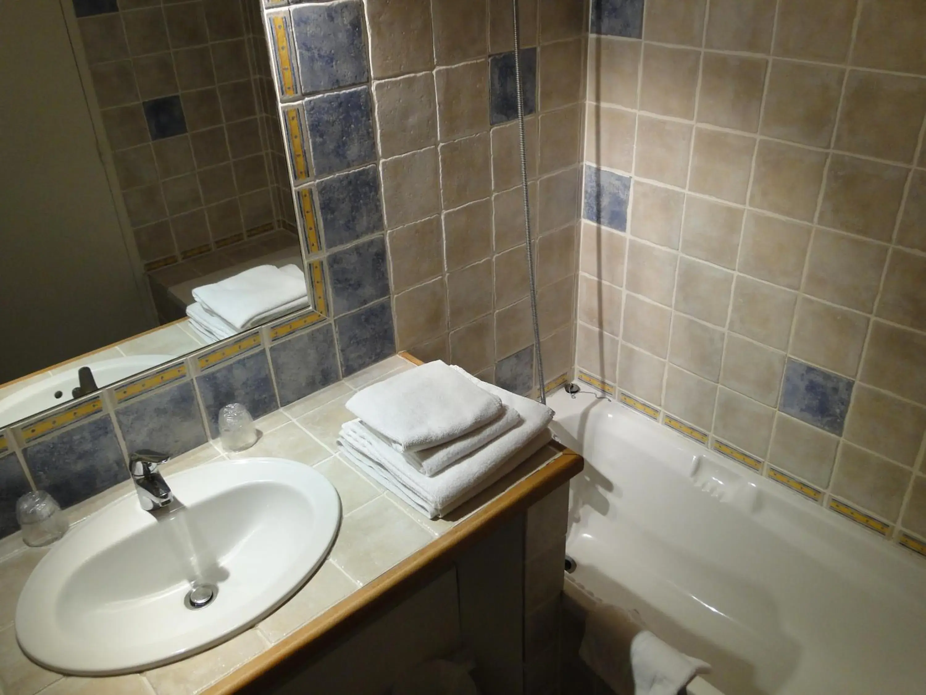 Bathroom in Logis Hôtel La Bastide des Monges Bathroom in Logis Hôtel La Bastide des Monges