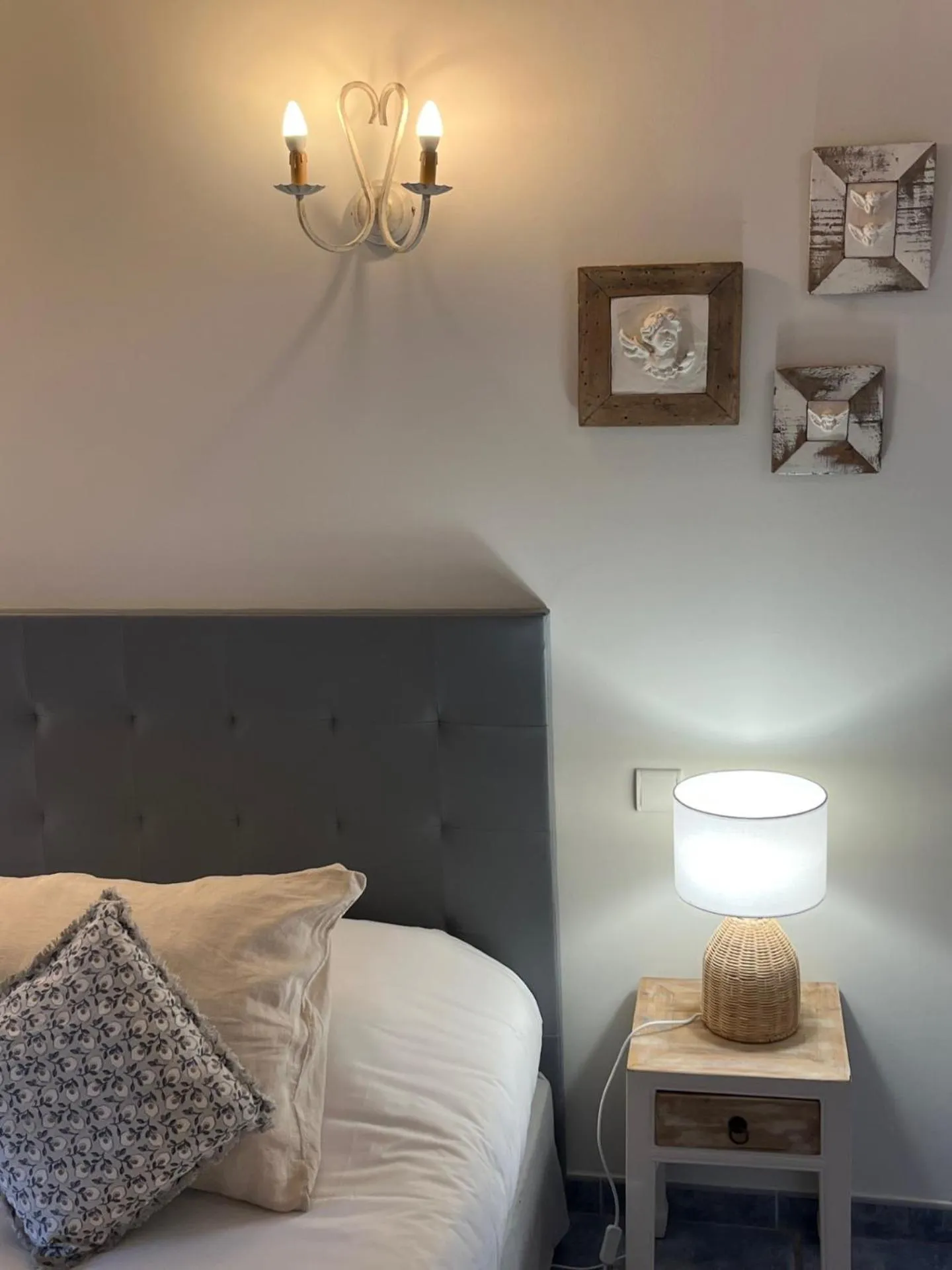 Bedroom, Bed in Logis Hôtel La Bastide des Monges