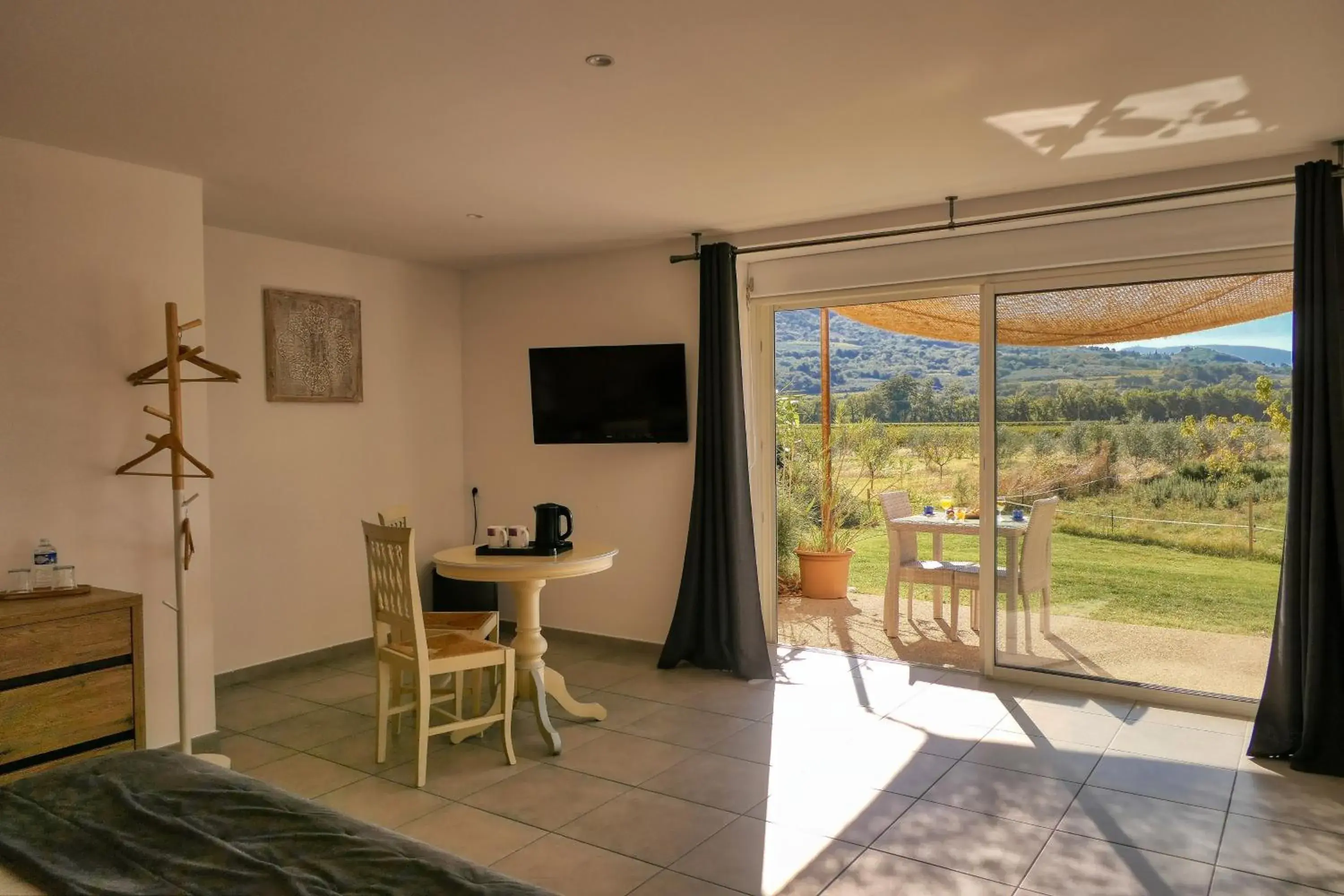 Double Room - Disability Access in Logis Hôtel La Bastide des Monges Double Room - Disability Access in Logis Hôtel La Bastide des Monges