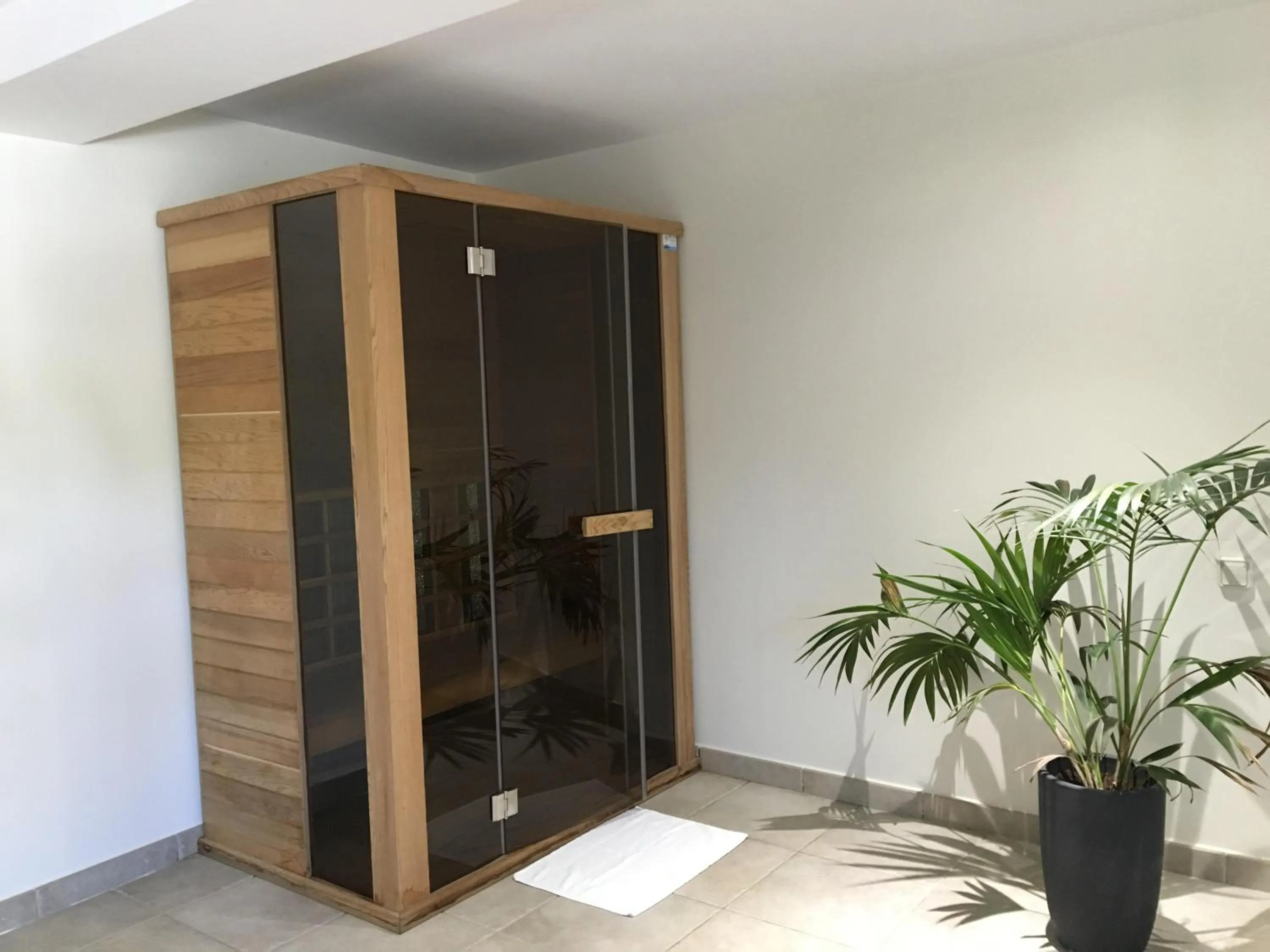 Sauna in Logis Hôtel La Bastide des Monges