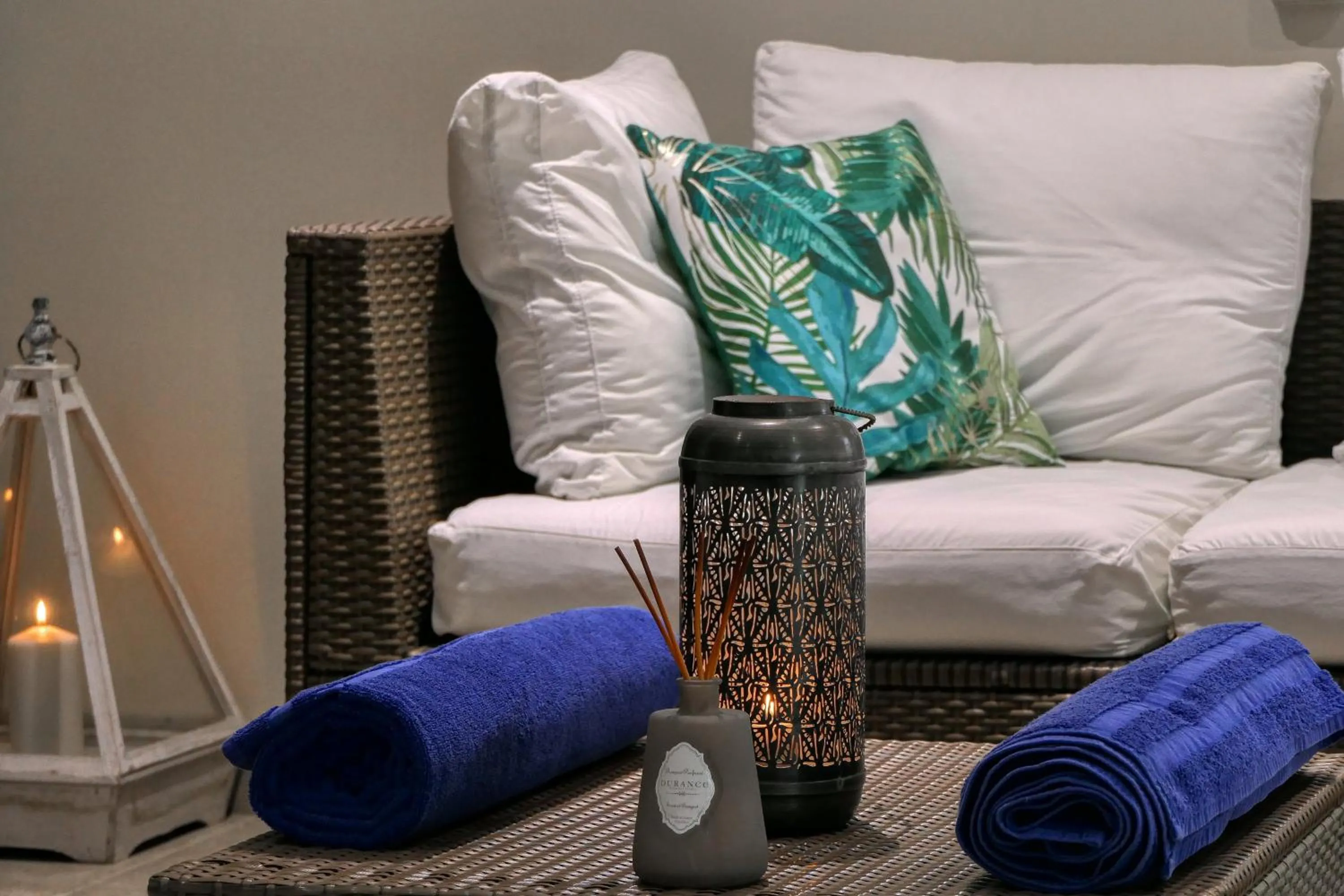 Hot Tub, Bed in Logis Hôtel La Bastide des Monges