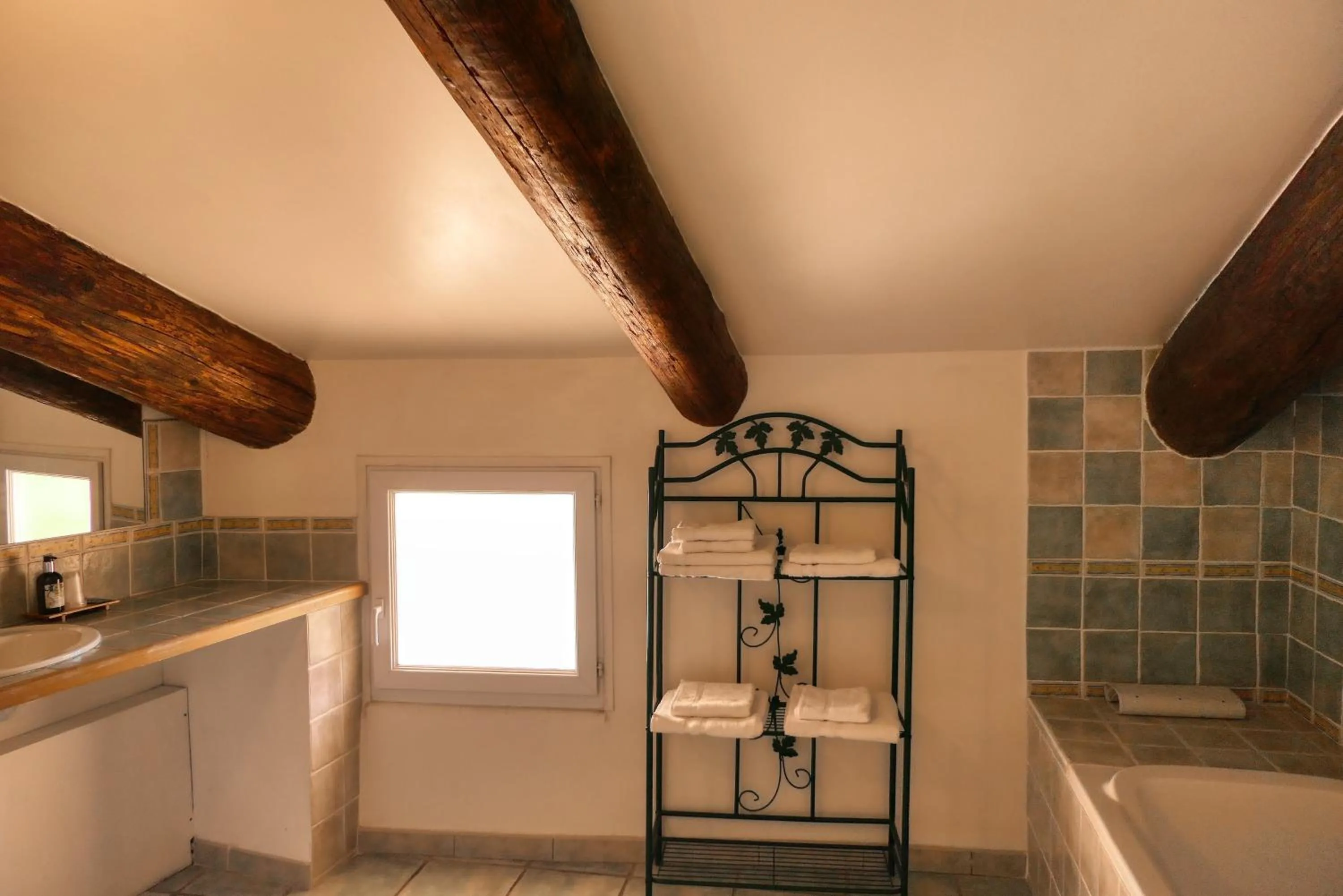 Bathroom in Logis Hôtel La Bastide des Monges