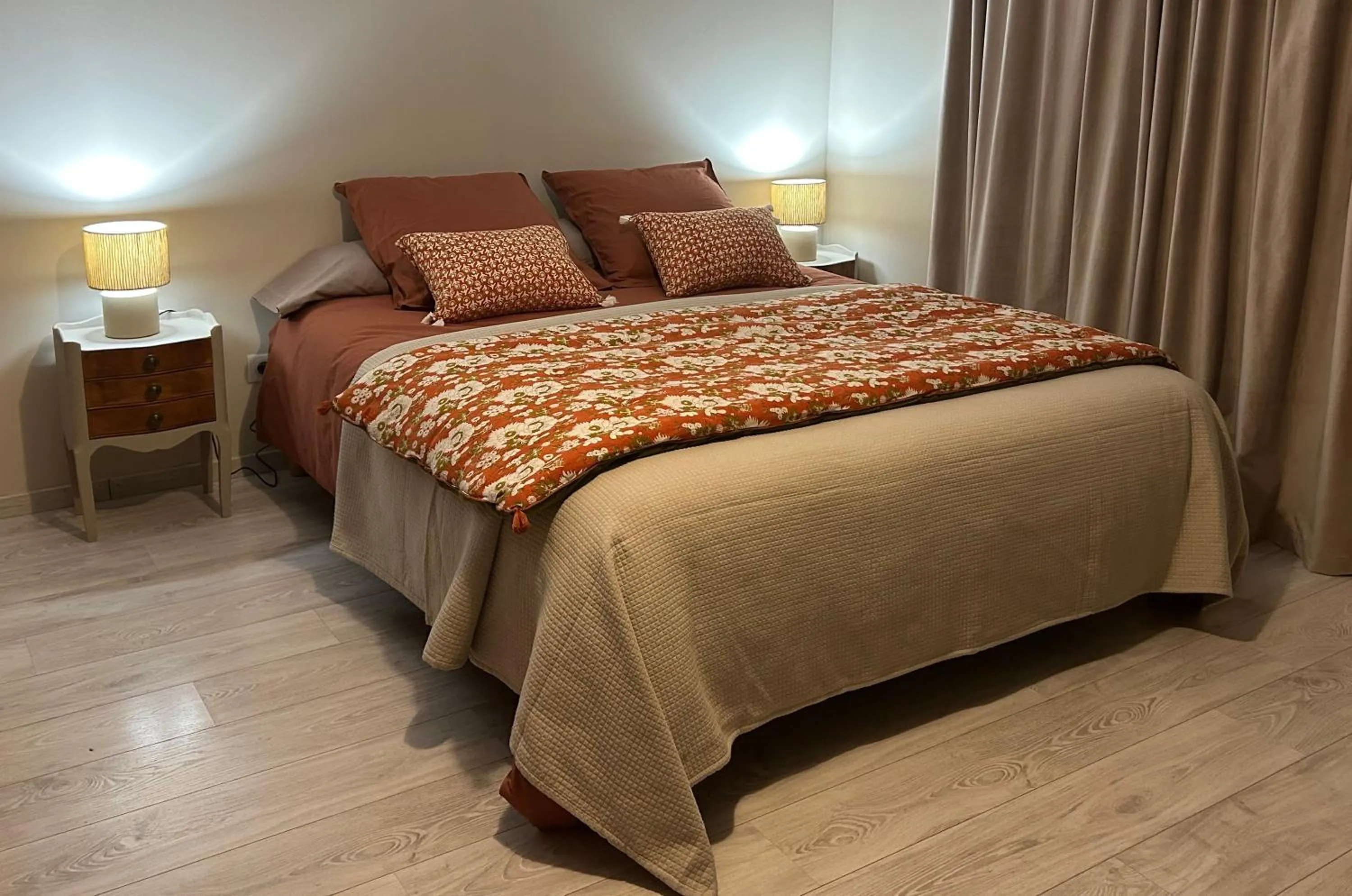 Bedroom, Bed in Chatimbarbe